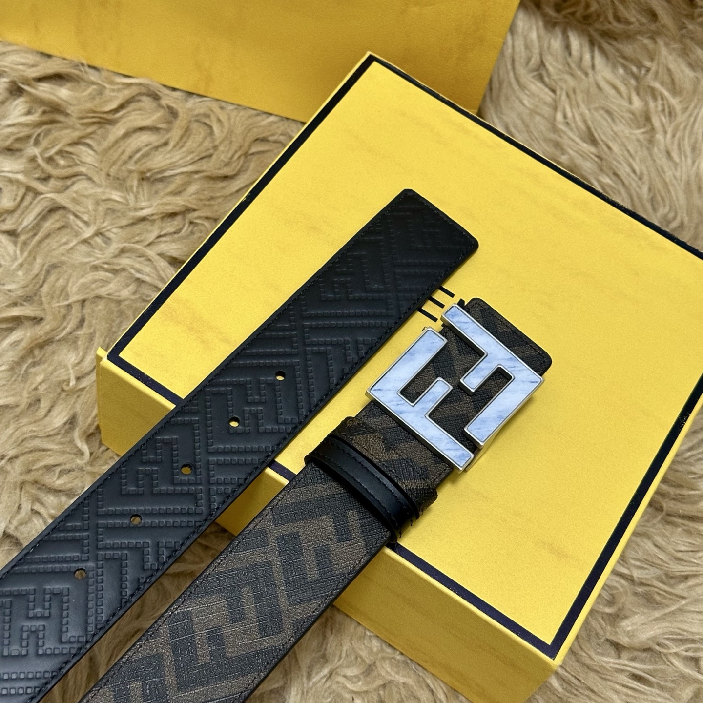 FENDI（芬迪）专柜同款 宽4.0CM 双环正反用腰带 FF按钉搭扣 黑色Cuoio Romano皮革