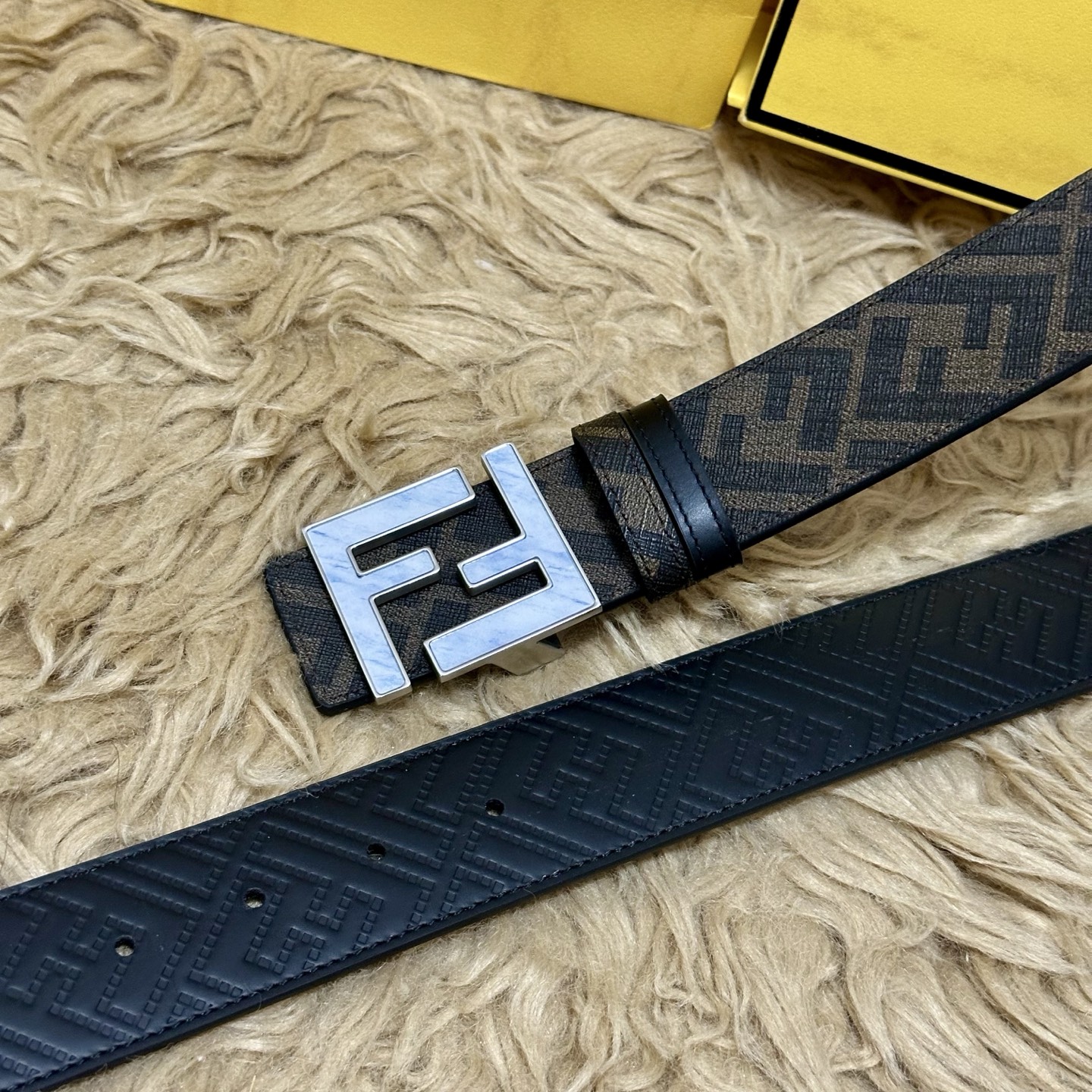 FENDI（芬迪）专柜同款 宽4.0CM 双环正反用腰带 FF按钉搭扣 黑色Cuoio Romano皮革