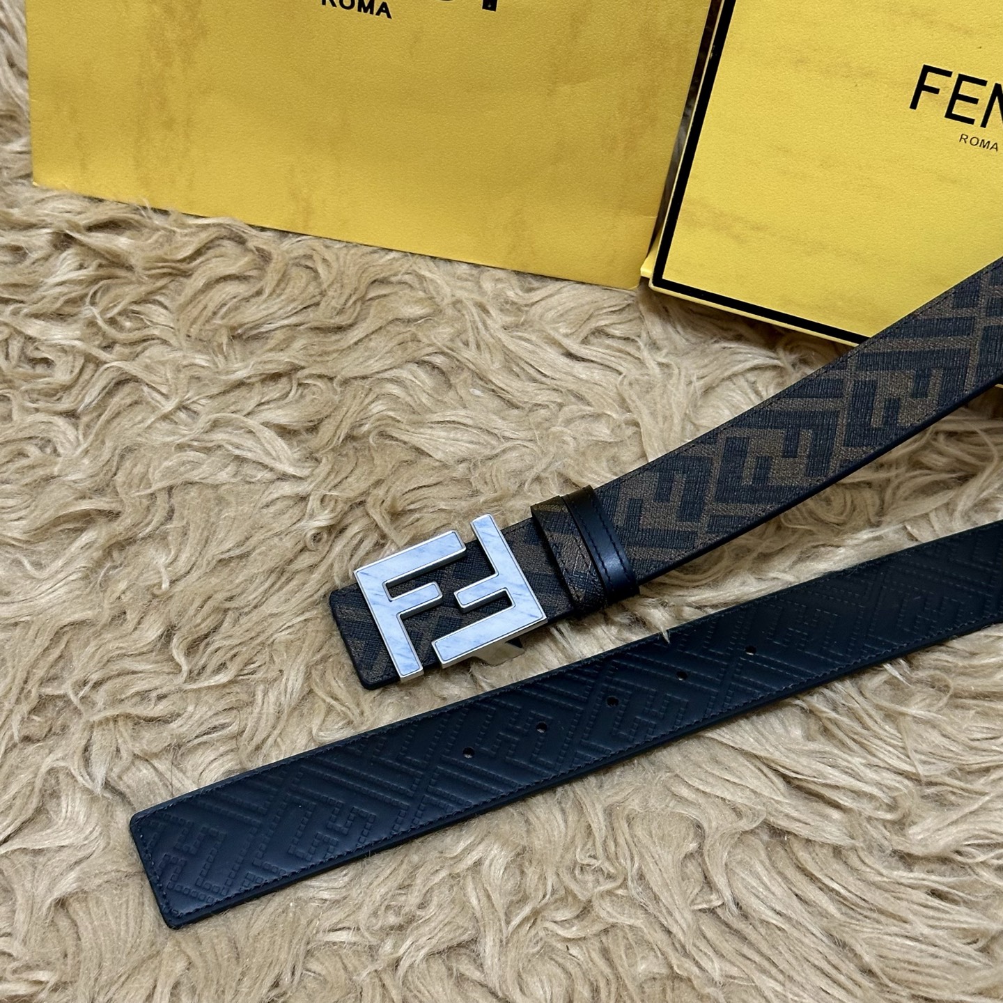 FENDI（芬迪）专柜同款 宽4.0CM 双环正反用腰带 FF按钉搭扣 黑色Cuoio Romano皮革