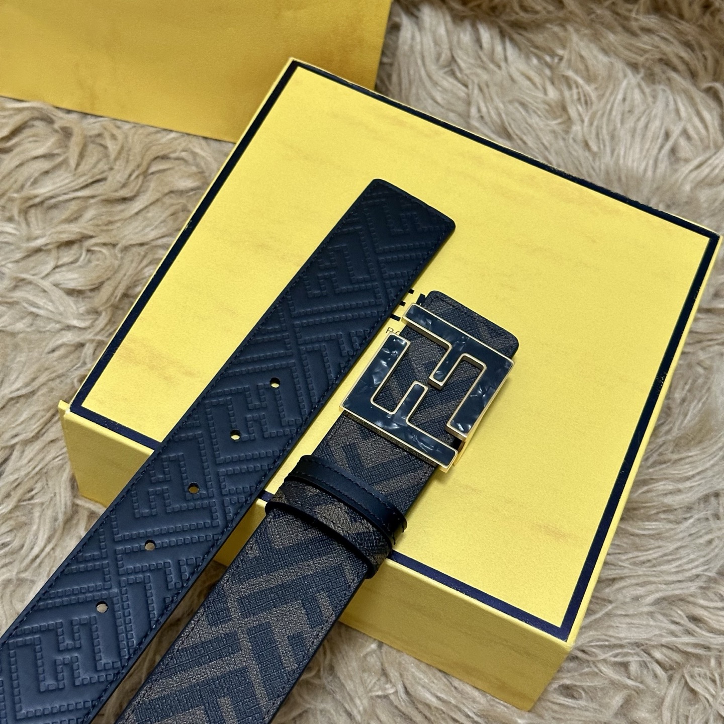 FENDI（芬迪）专柜同款 宽4.0CM 双环正反用腰带 FF按钉搭扣 黑色Cuoio Romano皮革