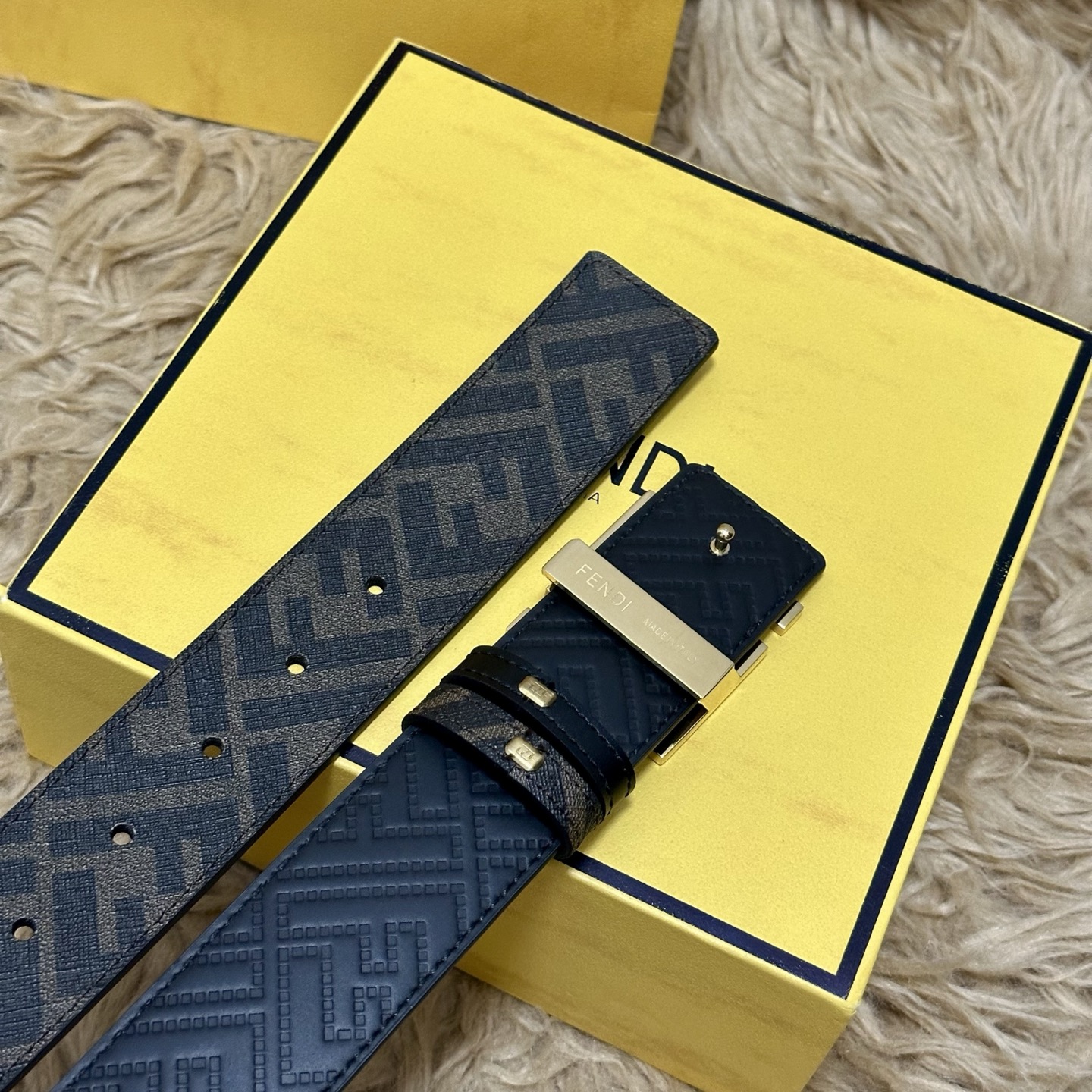 FENDI（芬迪）专柜同款 宽4.0CM 双环正反用腰带 FF按钉搭扣 黑色Cuoio Romano皮革