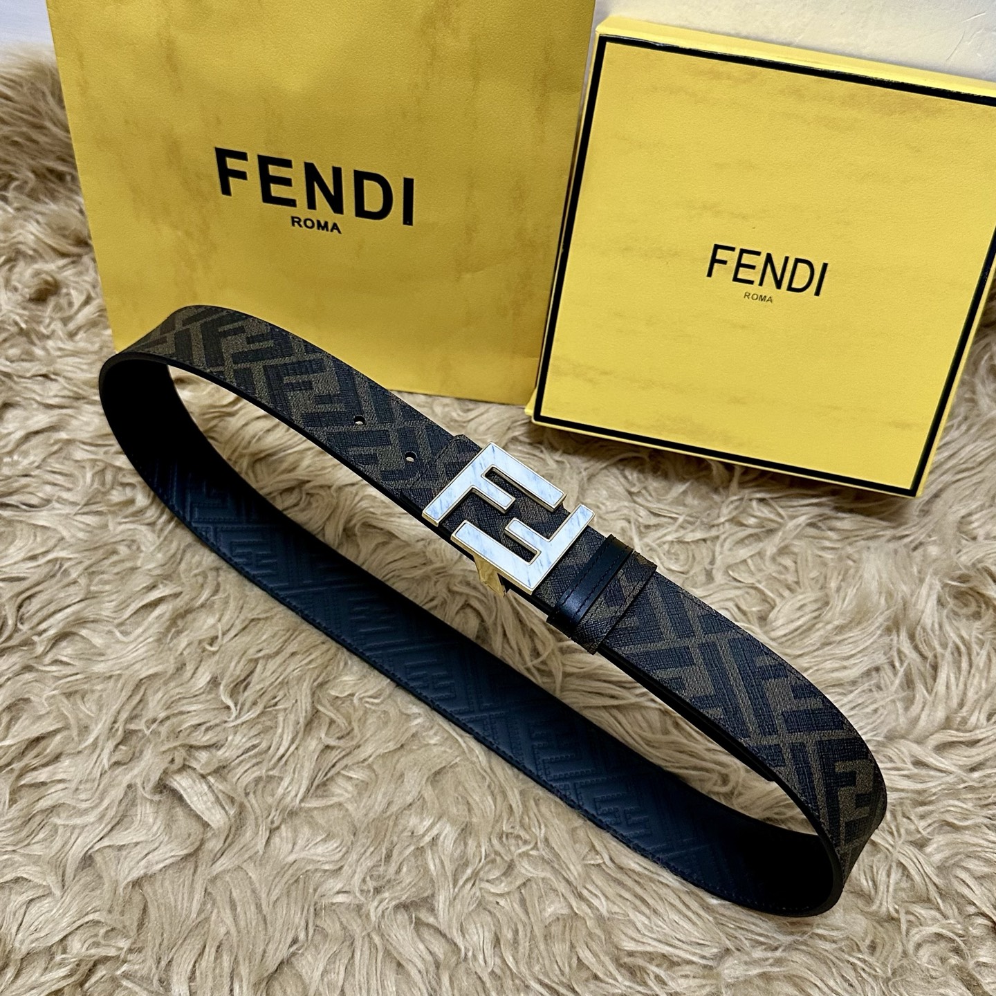 FENDI（芬迪）专柜同款 宽4.0CM 双环正反用腰带 FF按钉搭扣 黑色Cuoio Romano皮革