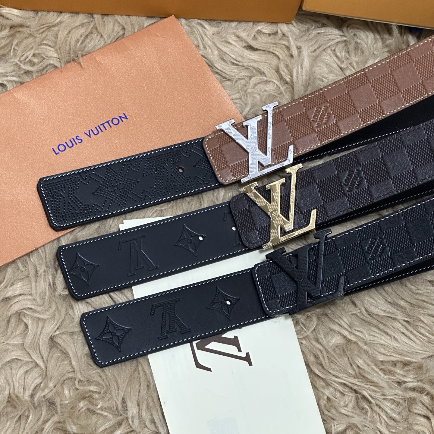 LV.路易威登 宽40MM双面原版小牛皮 搭配单钌钯电镀扣 完美的手感.油边 出众的设计.风格 高贵奢华