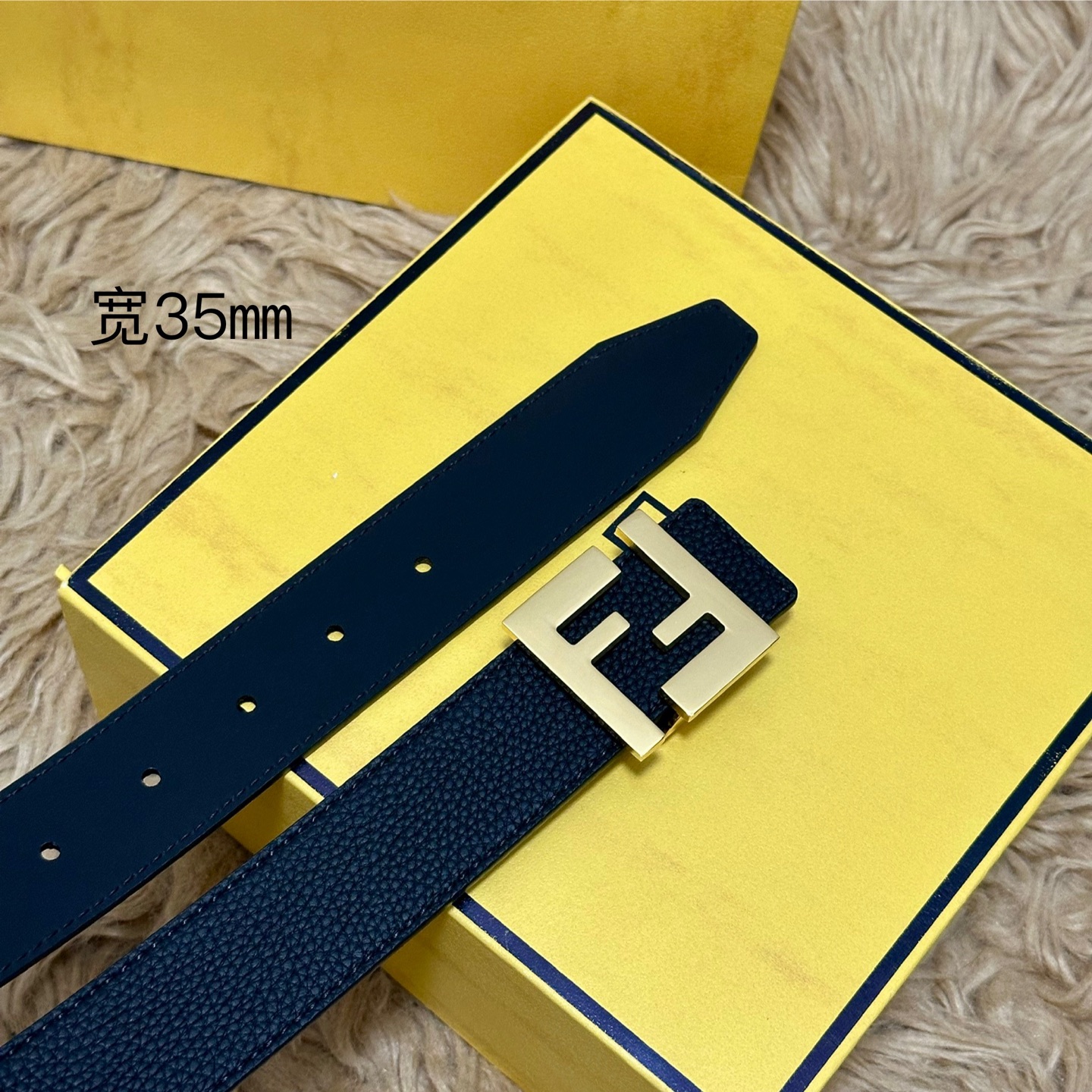 FENDl（芬迪）专柜同款 宽35㎜ 双面头层牛皮制作 搭配经典FF纯铜扣 经典时尚 潮流系列 一流的做