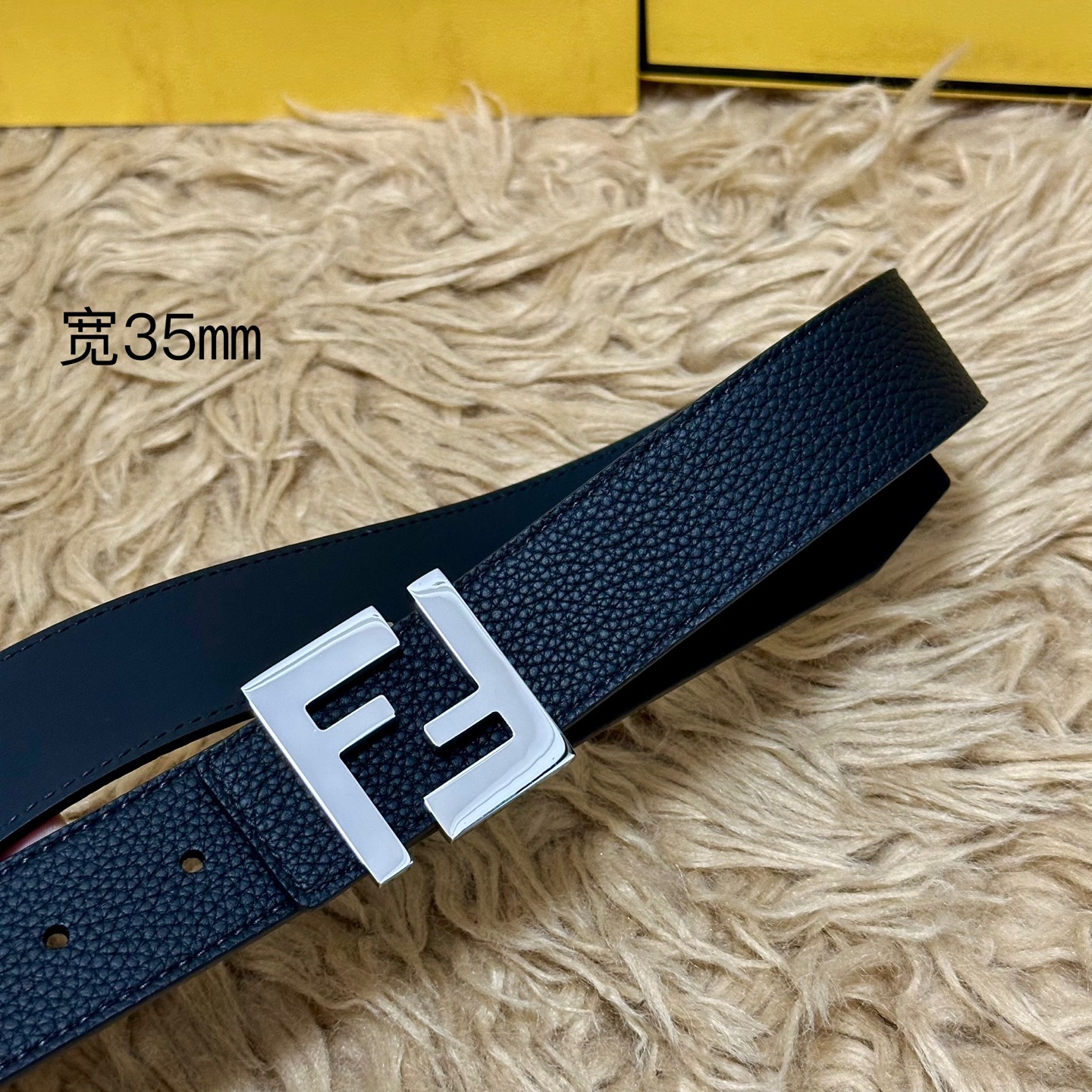 FENDl（芬迪）专柜同款 宽35㎜ 双面头层牛皮制作 搭配经典FF纯铜扣 经典时尚 潮流系列 一流的做