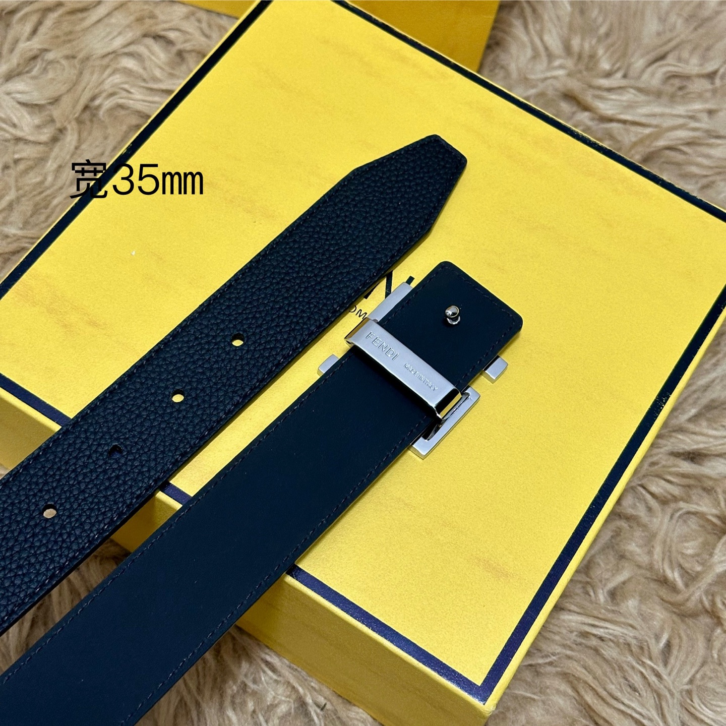 FENDl（芬迪）专柜同款 宽35㎜ 双面头层牛皮制作 搭配经典FF纯铜扣 经典时尚 潮流系列 一流的做