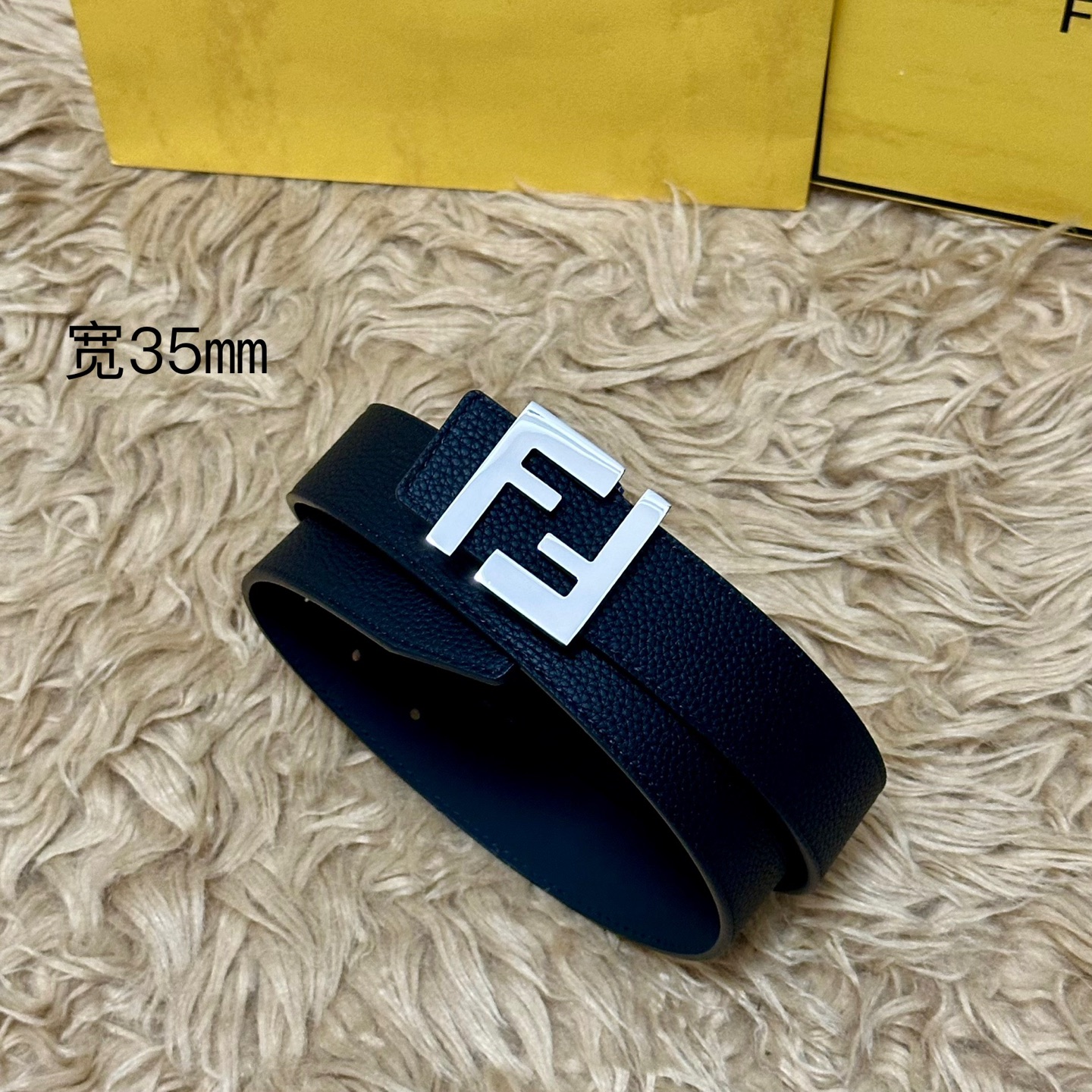 FENDl（芬迪）专柜同款 宽35㎜ 双面头层牛皮制作 搭配经典FF纯铜扣 经典时尚 潮流系列 一流的做