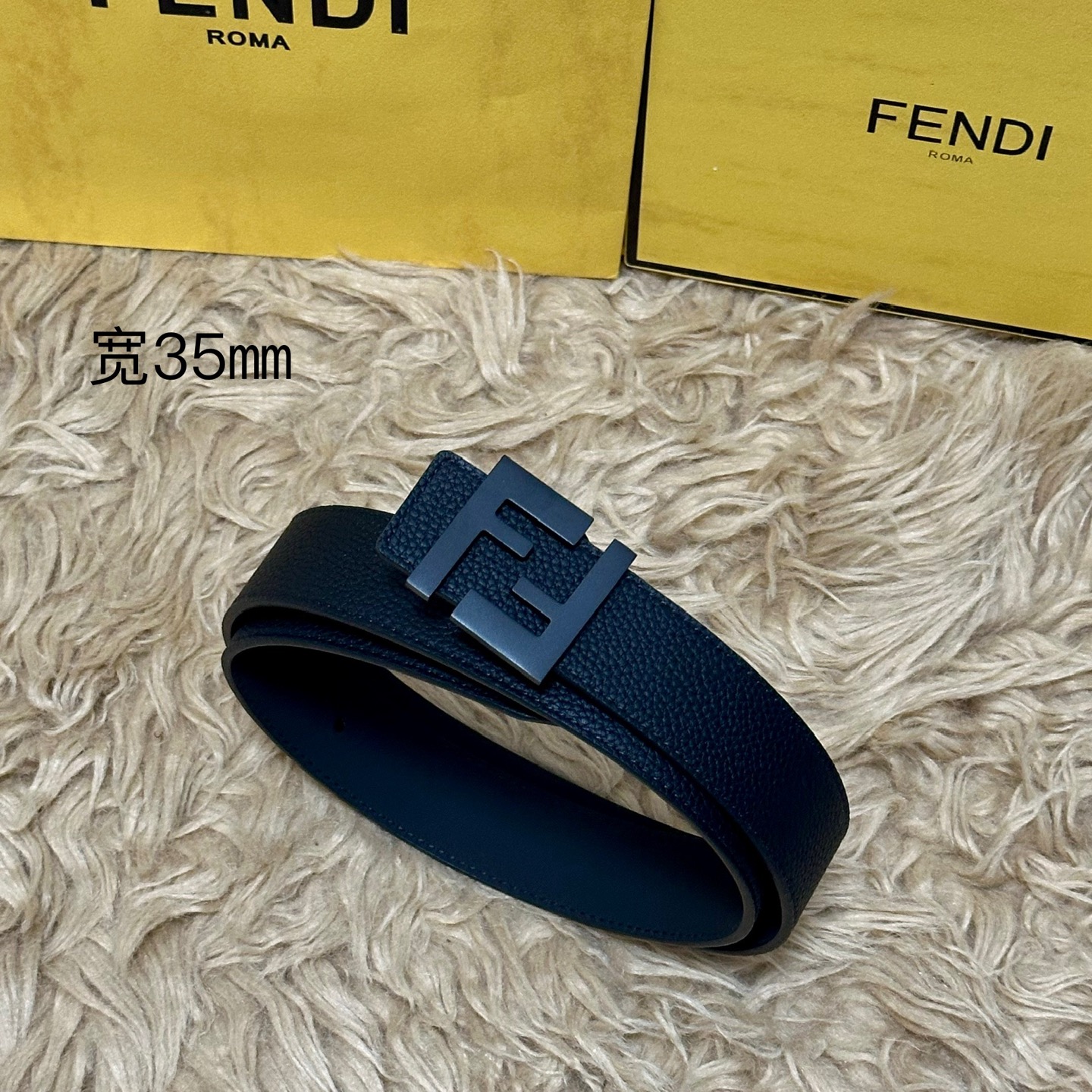 FENDl（芬迪）专柜同款 宽35㎜ 双面头层牛皮制作 搭配经典FF纯铜扣 经典时尚 潮流系列 一流的做