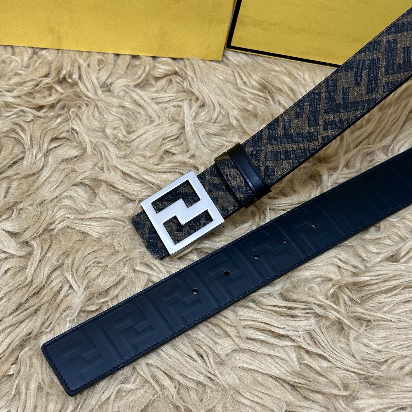 FENDI（芬迪）专柜同款 宽4.0CM 双环正反用腰带 FF按钉搭扣 黑色Cuoio Romano皮革