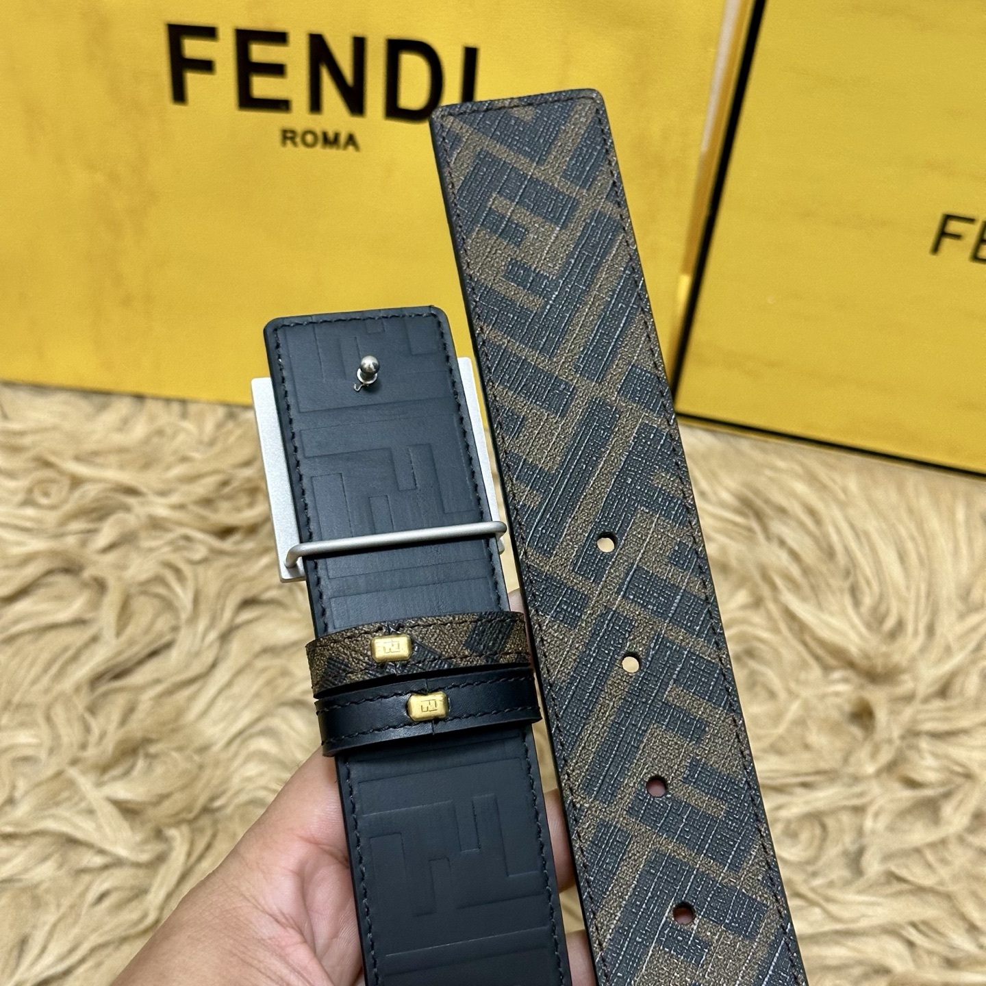 FENDI（芬迪）专柜同款 宽4.0CM 双环正反用腰带 FF按钉搭扣 黑色Cuoio Romano皮革