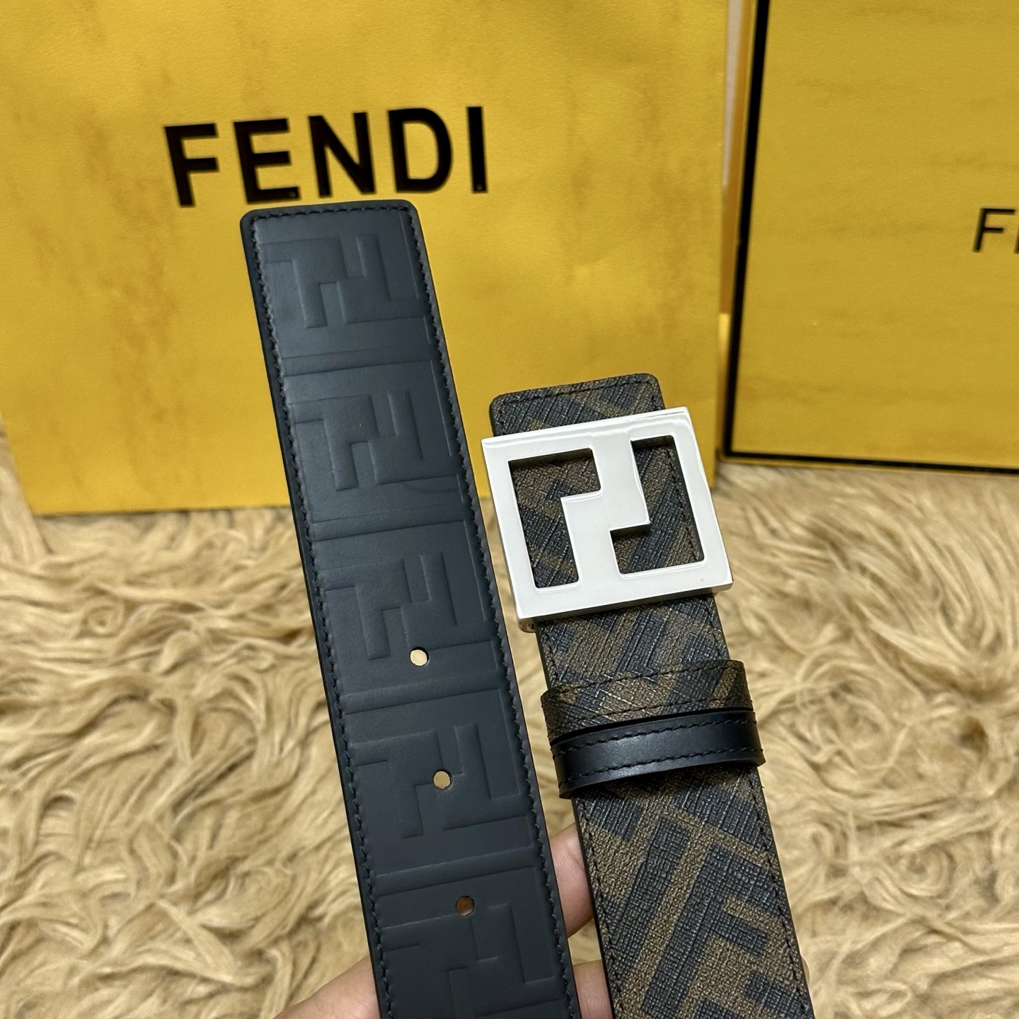 FENDI（芬迪）专柜同款 宽4.0CM 双环正反用腰带 FF按钉搭扣 黑色Cuoio Romano皮革