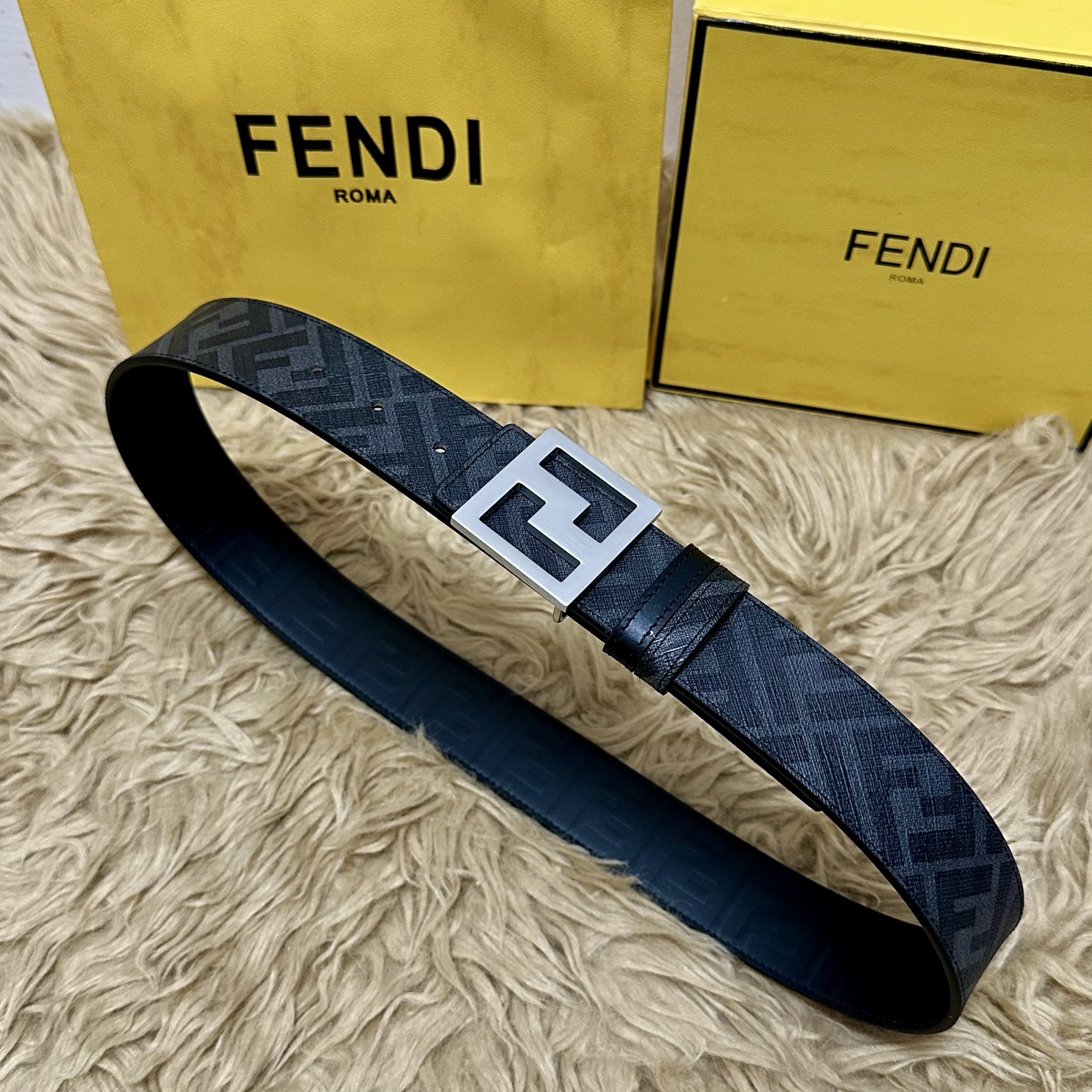 FENDI（芬迪）专柜同款 宽4.0CM 双环正反用腰带 FF按钉搭扣 黑色Cuoio Romano皮革