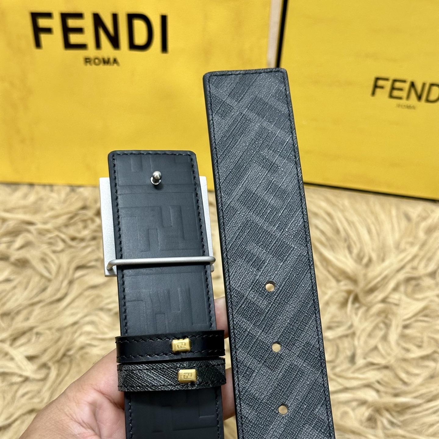 FENDI（芬迪）专柜同款 宽4.0CM 双环正反用腰带 FF按钉搭扣 黑色Cuoio Romano皮革