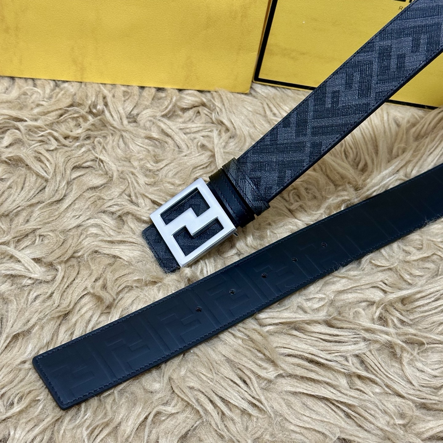 FENDI（芬迪）专柜同款 宽4.0CM 双环正反用腰带 FF按钉搭扣 黑色Cuoio Romano皮革