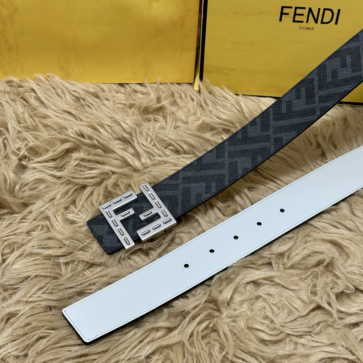 FENDI（芬迪）专柜同款 宽4.0CM 双环正反用腰带 FF按钉搭扣 白色Cuoio Romano皮革