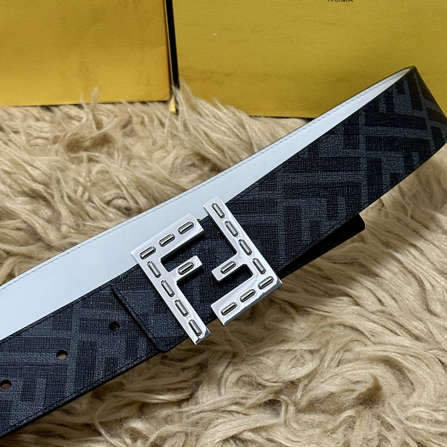 FENDI（芬迪）专柜同款 宽4.0CM 双环正反用腰带 FF按钉搭扣 白色Cuoio Romano皮革