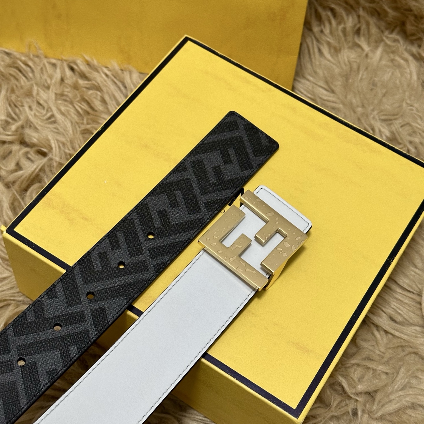 FENDI（芬迪）专柜同款 宽4.0CM 双环正反用腰带 FF按钉搭扣 白色Cuoio Romano皮革