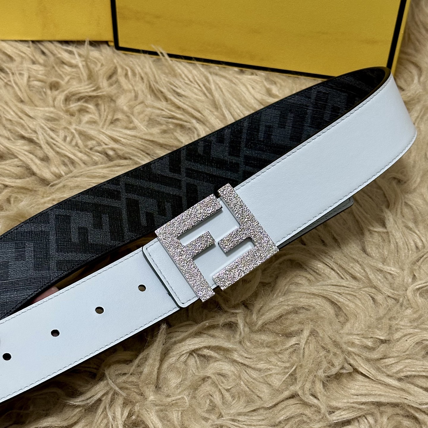 FENDI（芬迪）专柜同款 宽4.0CM 双环正反用腰带 FF按钉搭扣 白色Cuoio Romano皮革