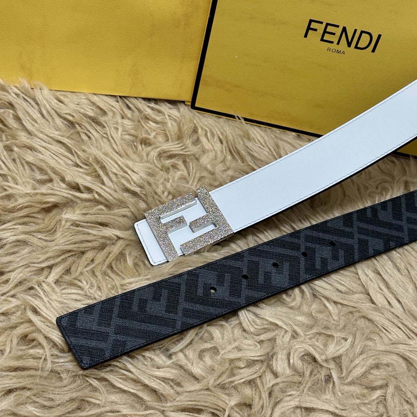 FENDI（芬迪）专柜同款 宽4.0CM 双环正反用腰带 FF按钉搭扣 白色Cuoio Romano皮革