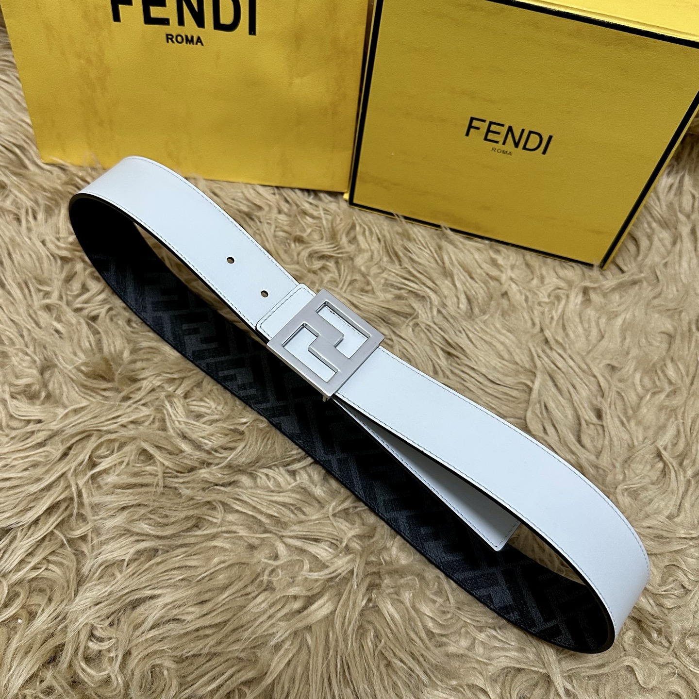 FENDI（芬迪）专柜同款 宽4.0CM 双环正反用腰带 FF按钉搭扣 白色Cuoio Romano皮革