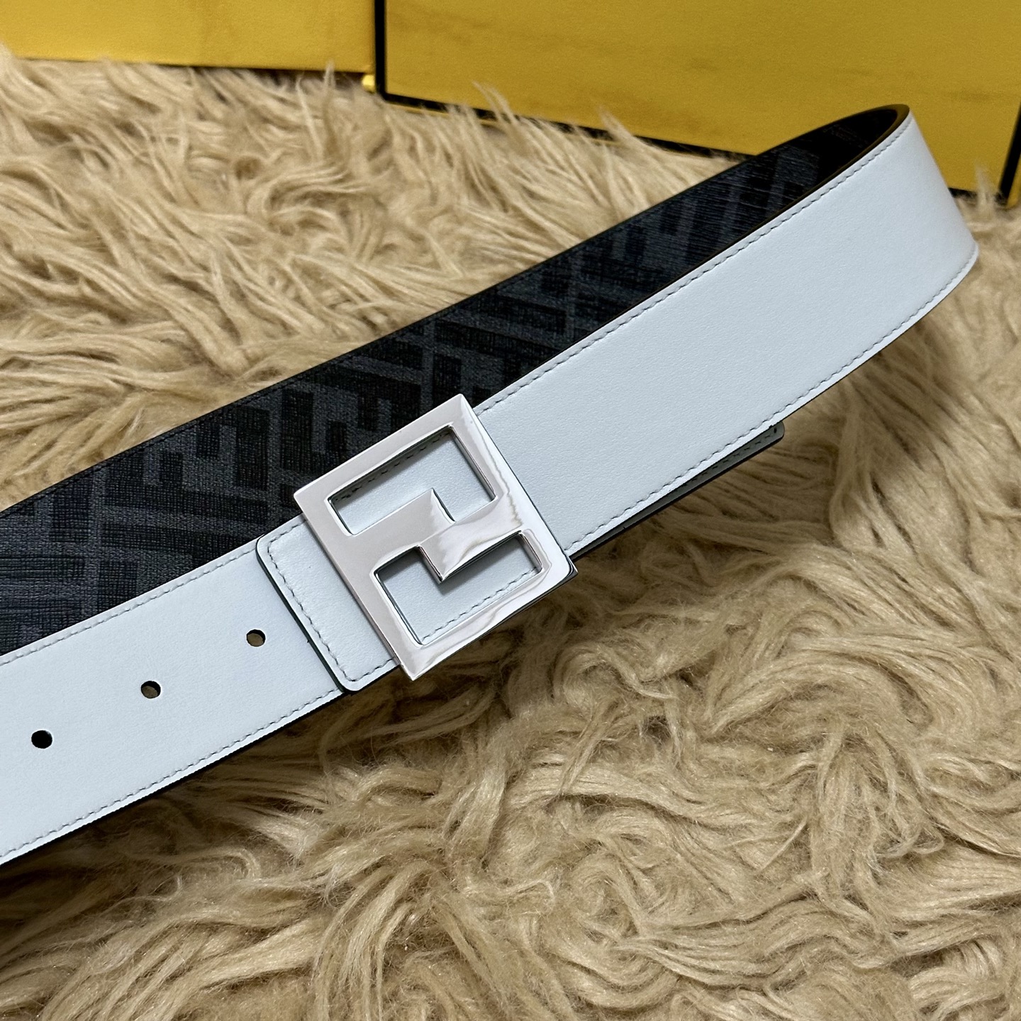 FENDI（芬迪）专柜同款 宽4.0CM 双环正反用腰带 FF按钉搭扣 白色Cuoio Romano皮革