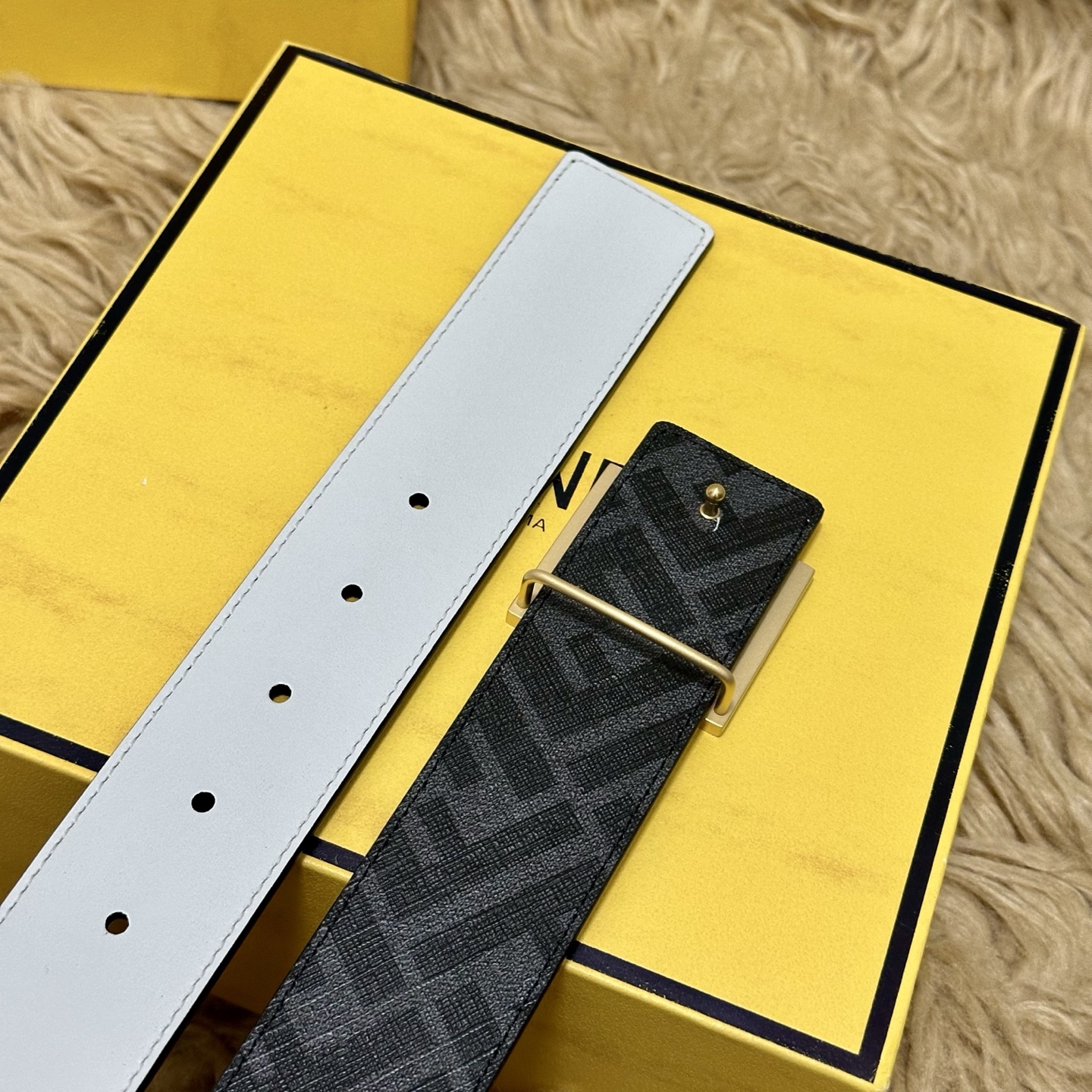 FENDI（芬迪）专柜同款 宽4.0CM 双环正反用腰带 FF按钉搭扣 白色Cuoio Romano皮革