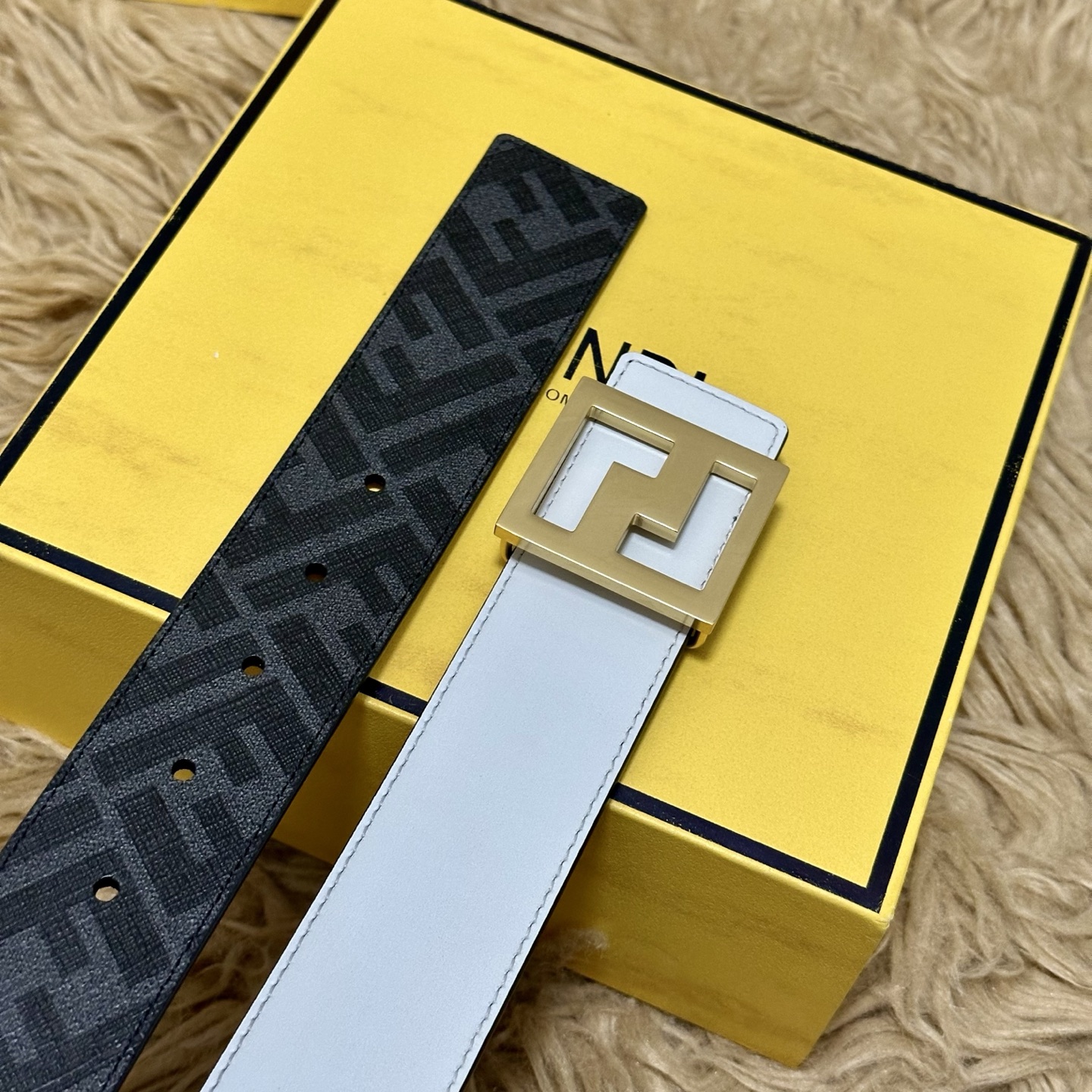 FENDI（芬迪）专柜同款 宽4.0CM 双环正反用腰带 FF按钉搭扣 白色Cuoio Romano皮革