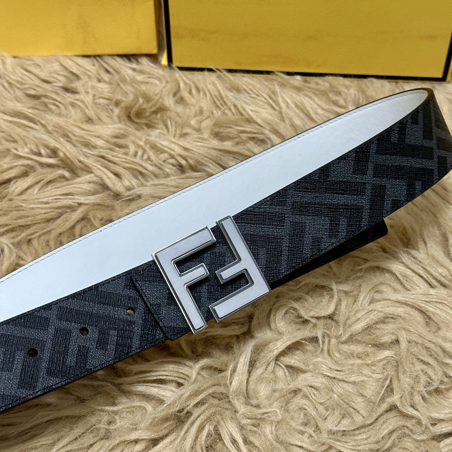 FENDI（芬迪）专柜同款 宽4.0CM 双环正反用腰带 FF按钉搭扣 白色Cuoio Romano皮革