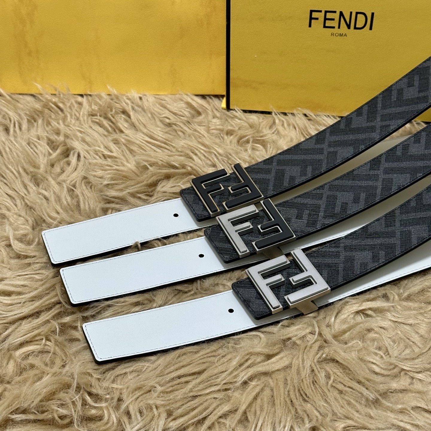 FENDI（芬迪）专柜同款 宽4.0CM 双环正反用腰带 FF按钉搭扣 白色Cuoio Romano皮革