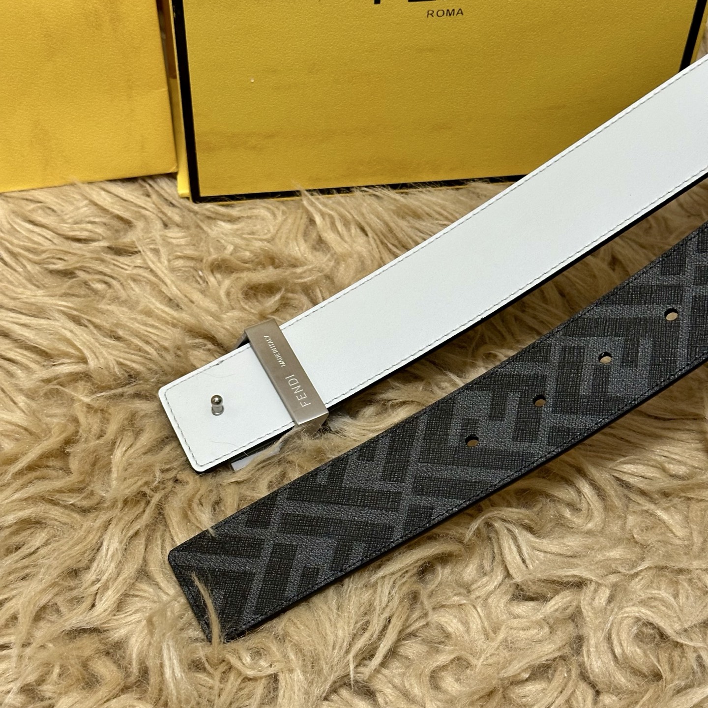 FENDI（芬迪）专柜同款 宽4.0CM 双环正反用腰带 FF按钉搭扣 白色Cuoio Romano皮革