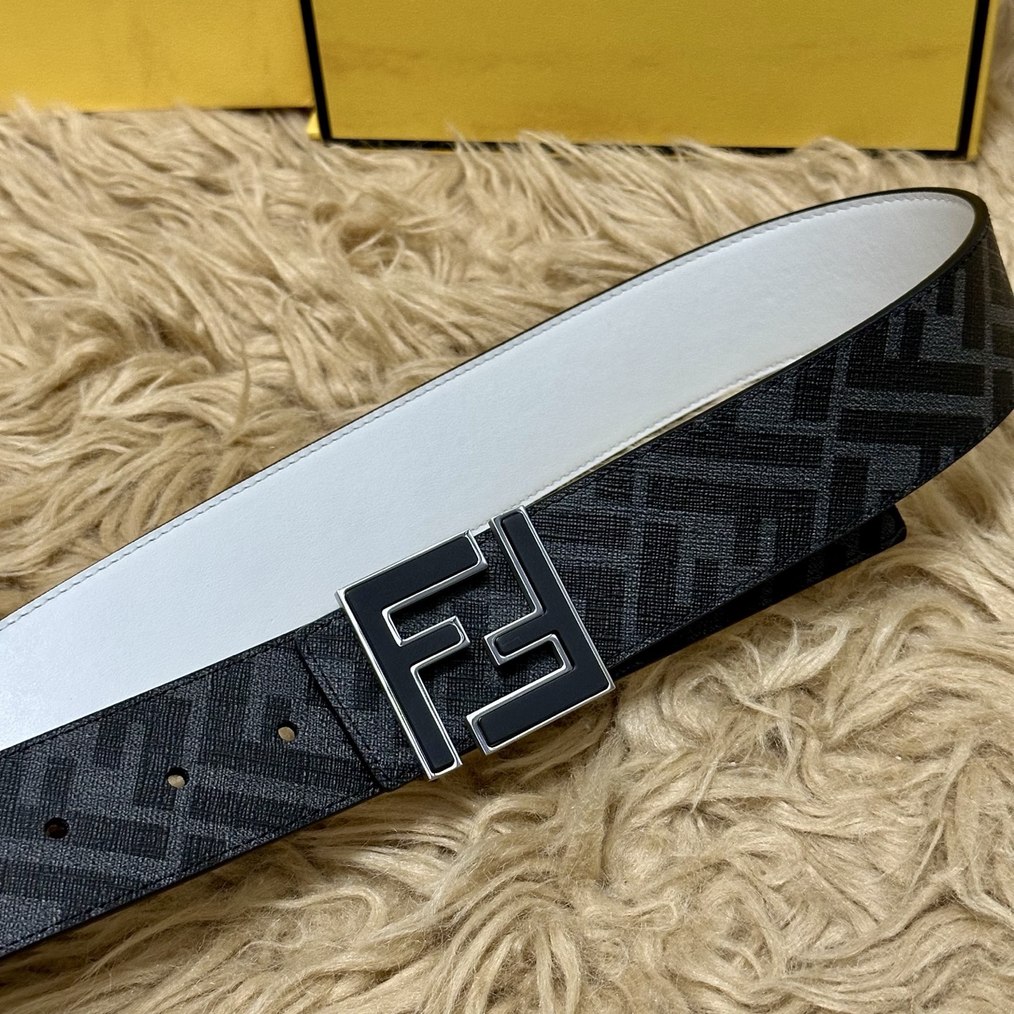 FENDI（芬迪）专柜同款 宽4.0CM 双环正反用腰带 FF按钉搭扣 白色Cuoio Romano皮革