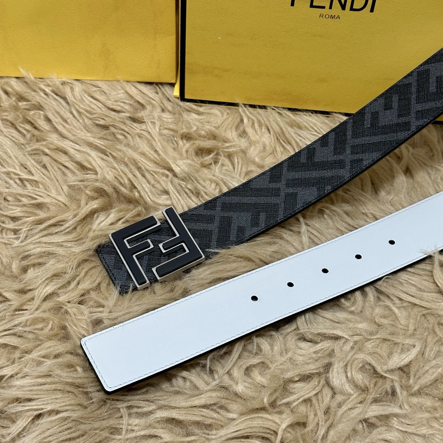 FENDI（芬迪）专柜同款 宽4.0CM 双环正反用腰带 FF按钉搭扣 白色Cuoio Romano皮革