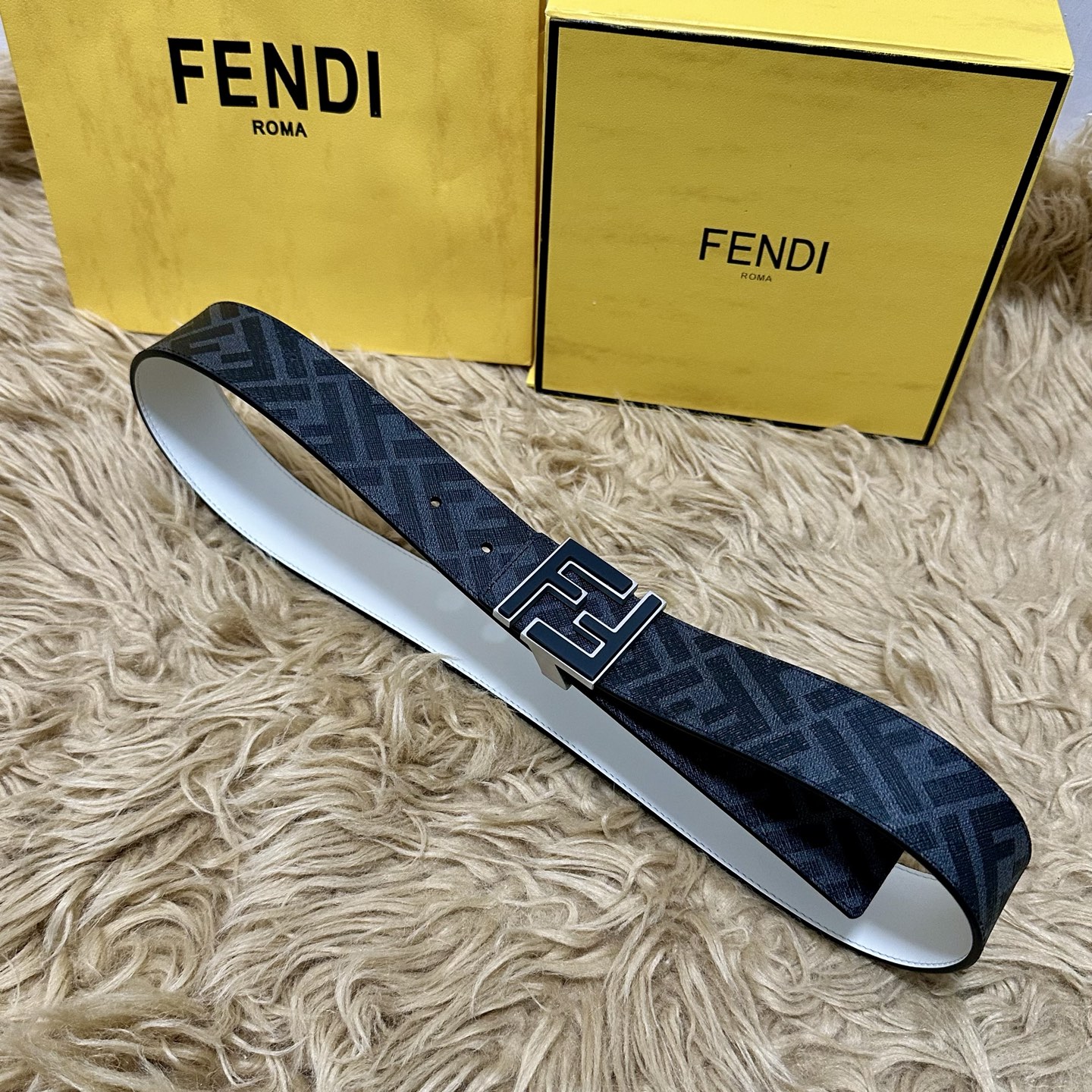 FENDI（芬迪）专柜同款 宽4.0CM 双环正反用腰带 FF按钉搭扣 白色Cuoio Romano皮革