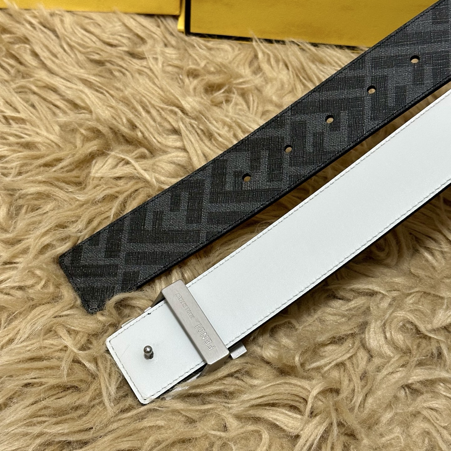 FENDI（芬迪）专柜同款 宽4.0CM 双环正反用腰带 FF按钉搭扣 白色Cuoio Romano皮革