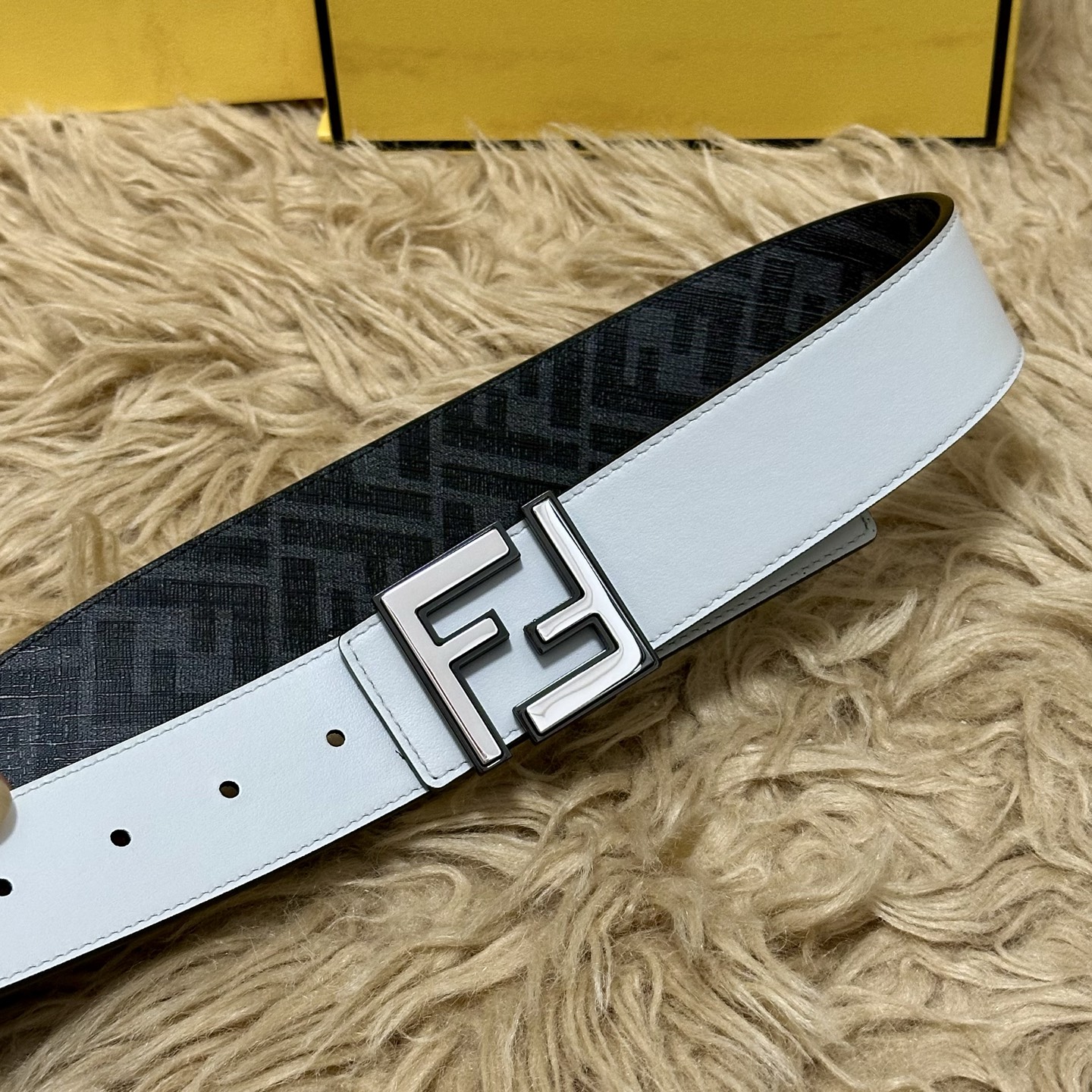 FENDI（芬迪）专柜同款 宽4.0CM 双环正反用腰带 FF按钉搭扣 白色Cuoio Romano皮革