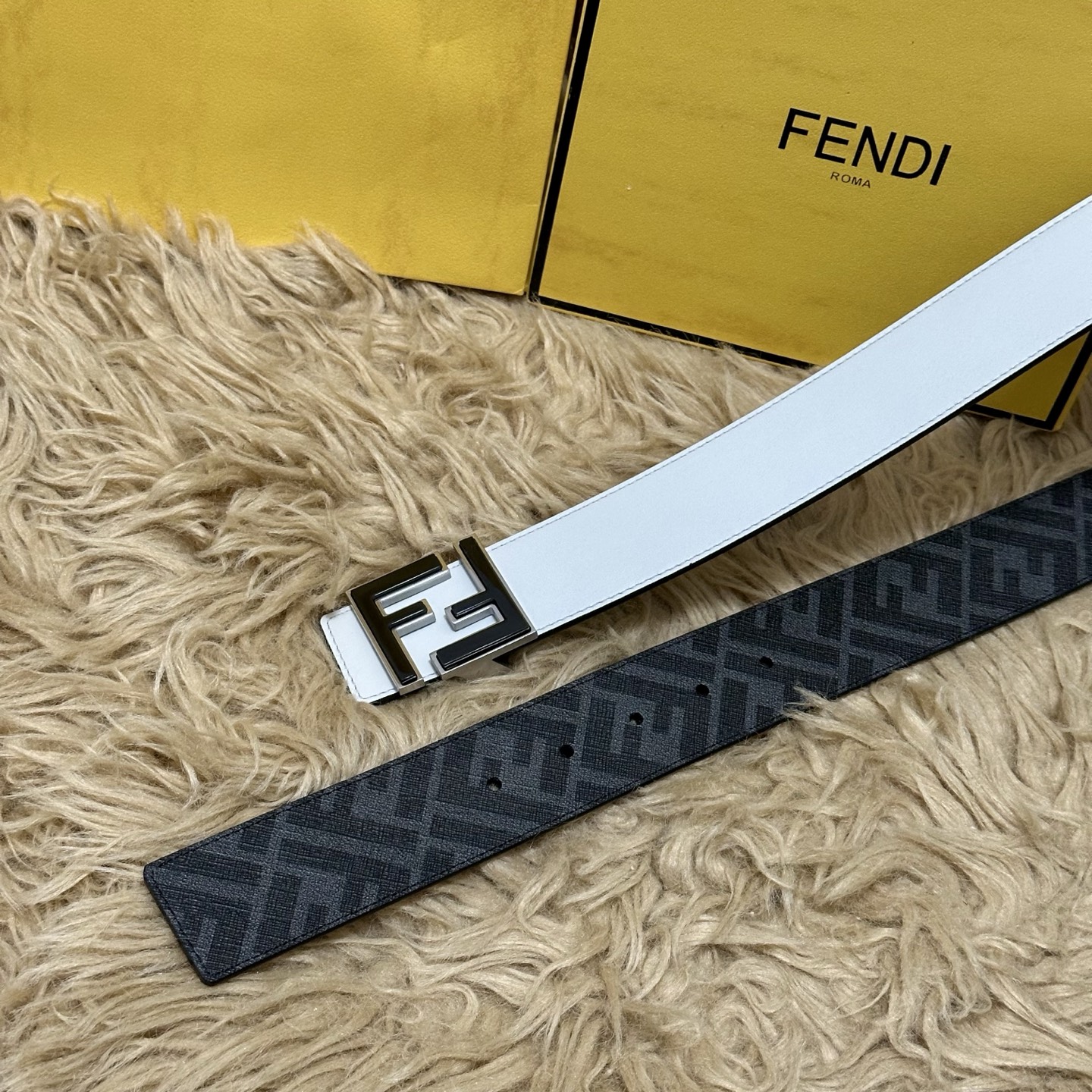 FENDI（芬迪）专柜同款 宽4.0CM 双环正反用腰带 FF按钉搭扣 白色Cuoio Romano皮革