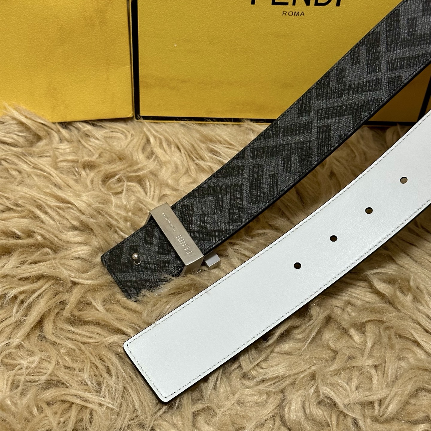 FENDI（芬迪）专柜同款 宽4.0CM 双环正反用腰带 FF按钉搭扣 白色Cuoio Romano皮革