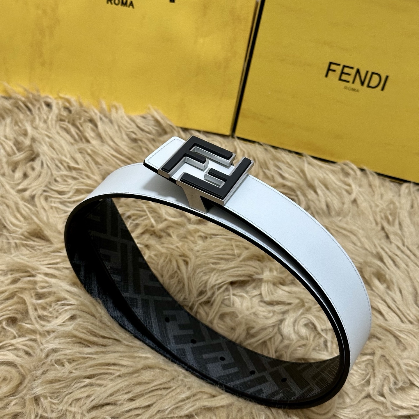 FENDI（芬迪）专柜同款 宽4.0CM 双环正反用腰带 FF按钉搭扣 白色Cuoio Romano皮革