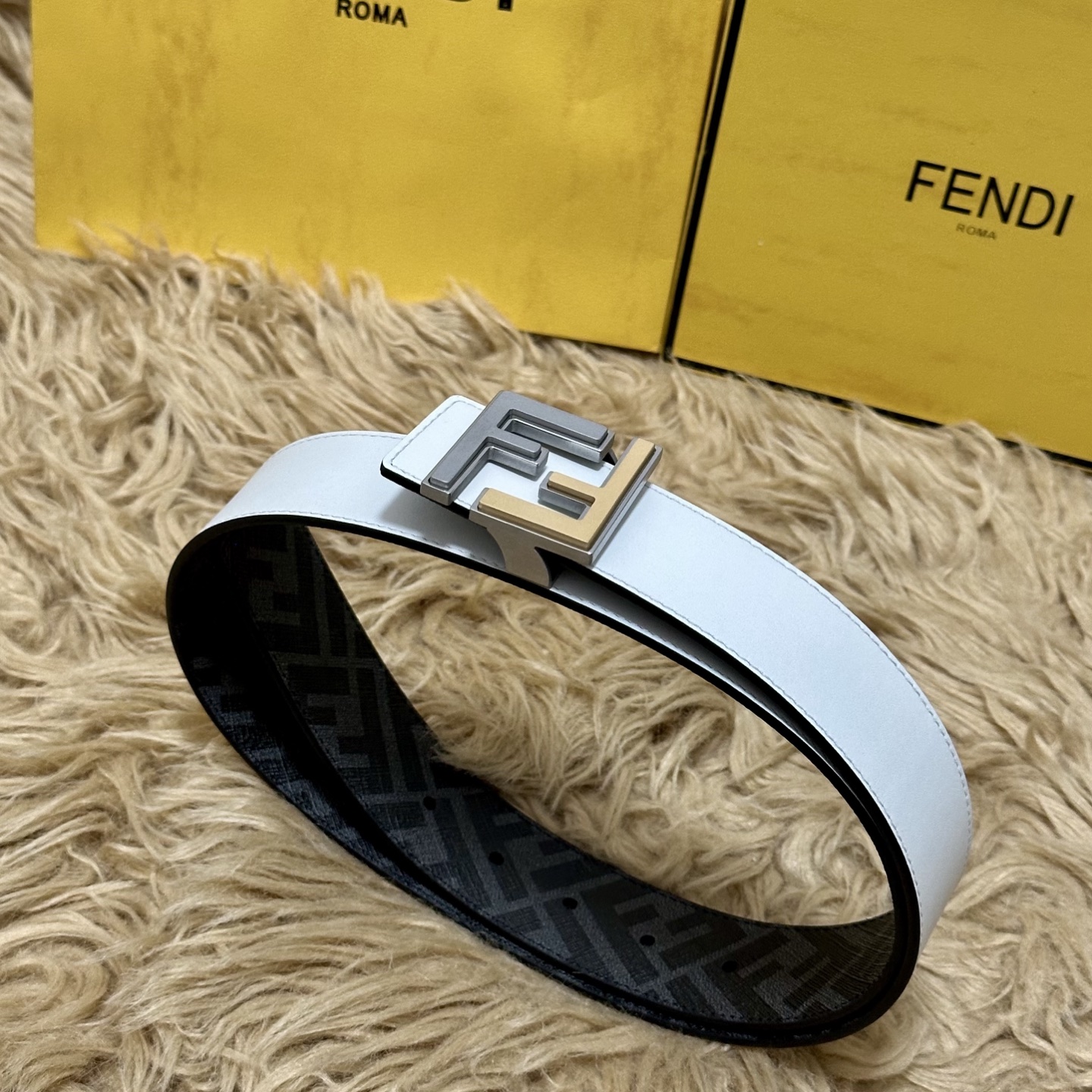 FENDI（芬迪）专柜同款 宽4.0CM 双环正反用腰带 FF按钉搭扣 白色Cuoio Romano皮革