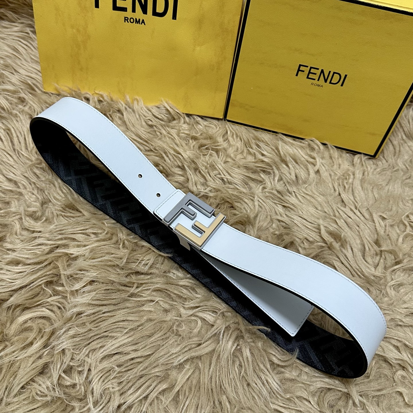 FENDI（芬迪）专柜同款 宽4.0CM 双环正反用腰带 FF按钉搭扣 白色Cuoio Romano皮革