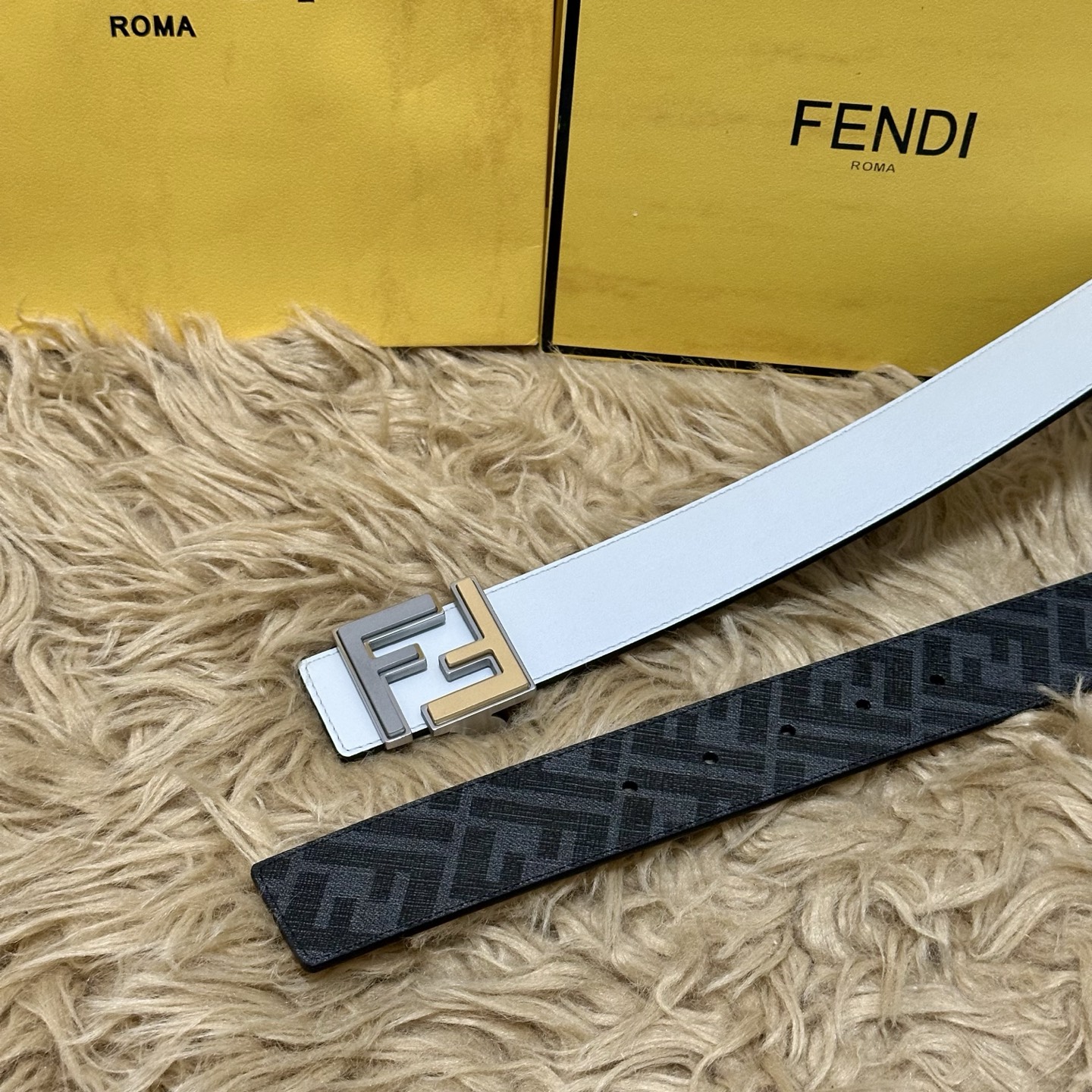 FENDI（芬迪）专柜同款 宽4.0CM 双环正反用腰带 FF按钉搭扣 白色Cuoio Romano皮革