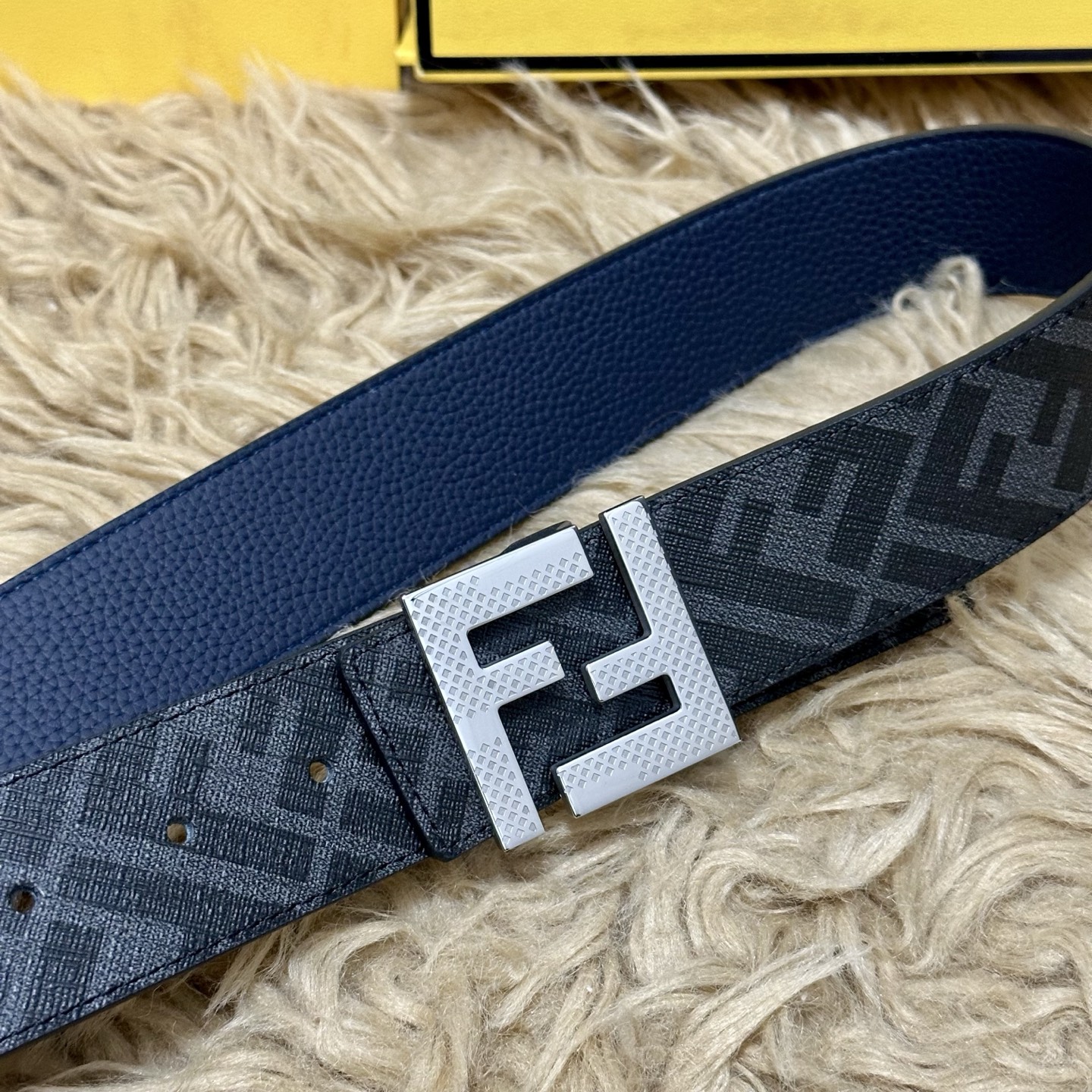 FENDI（芬迪）专柜同款 宽4.0CM 双环正反用腰带 FF按钉搭扣 兰色Cuoio Romano皮革