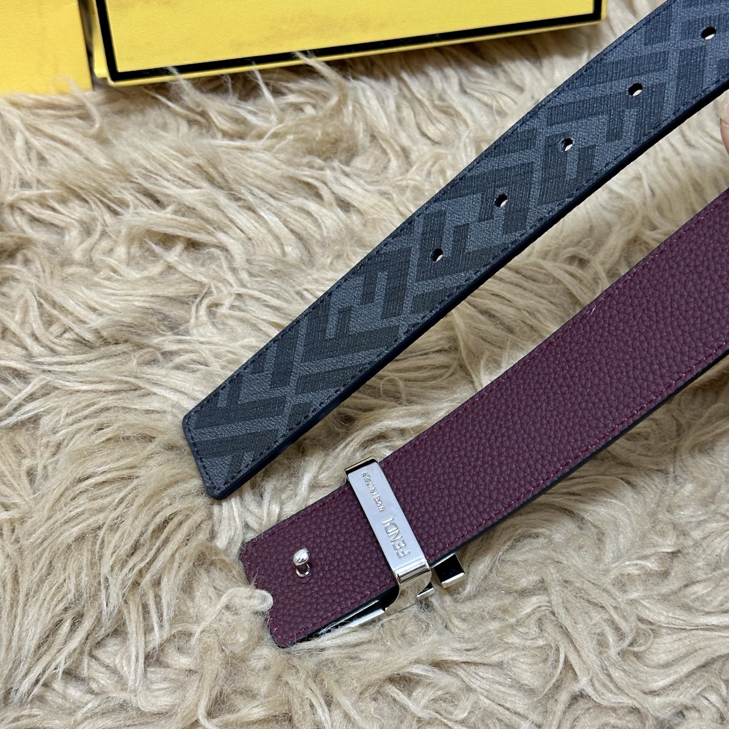 FENDI（芬迪）专柜同款 宽4.0CM 双环正反用腰带 FF按钉搭扣 酒红色Cuoio Romano皮