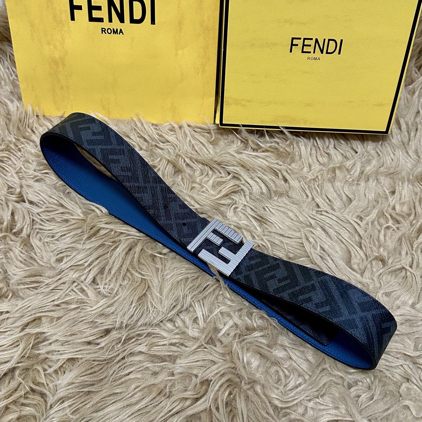 FENDI（芬迪）专柜同款 宽4.0CM 双环正反用腰带 FF按钉搭扣 浅兰色Cuoio Romano皮