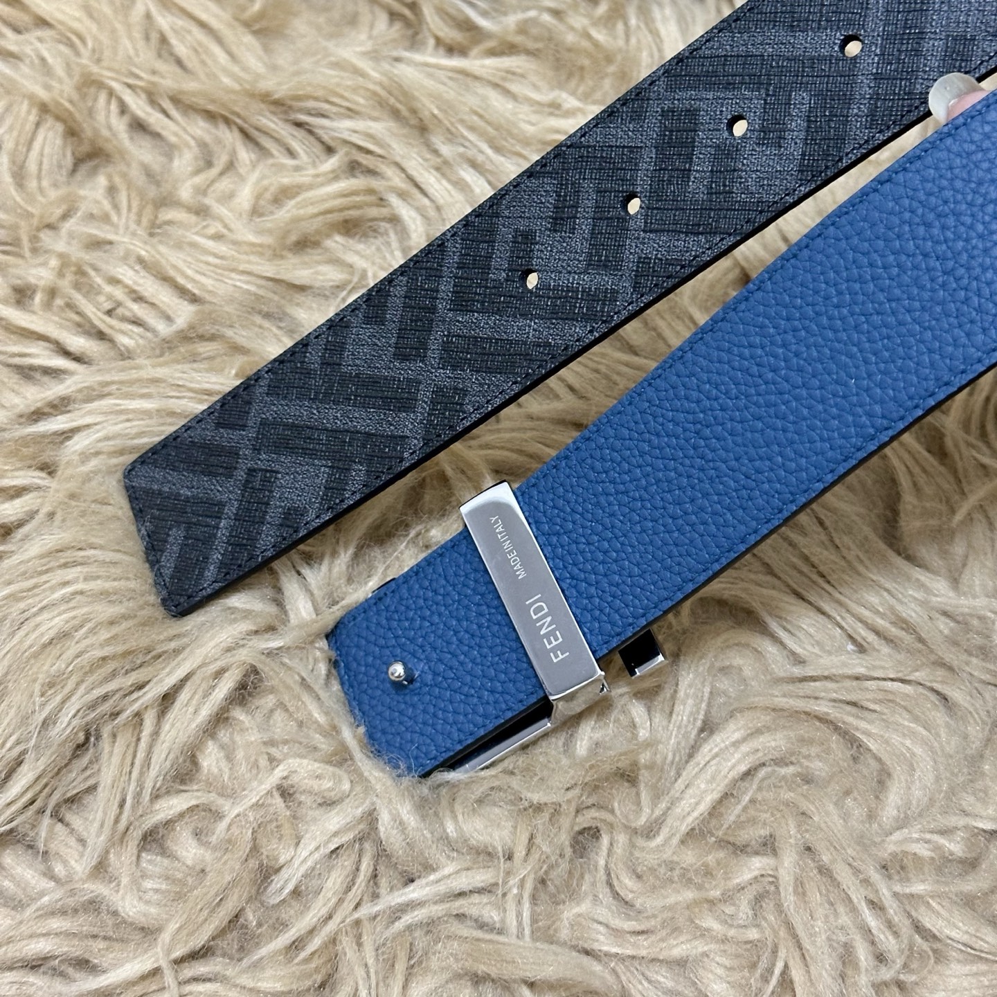 FENDI（芬迪）专柜同款 宽4.0CM 双环正反用腰带 FF按钉搭扣 浅兰色Cuoio Romano皮