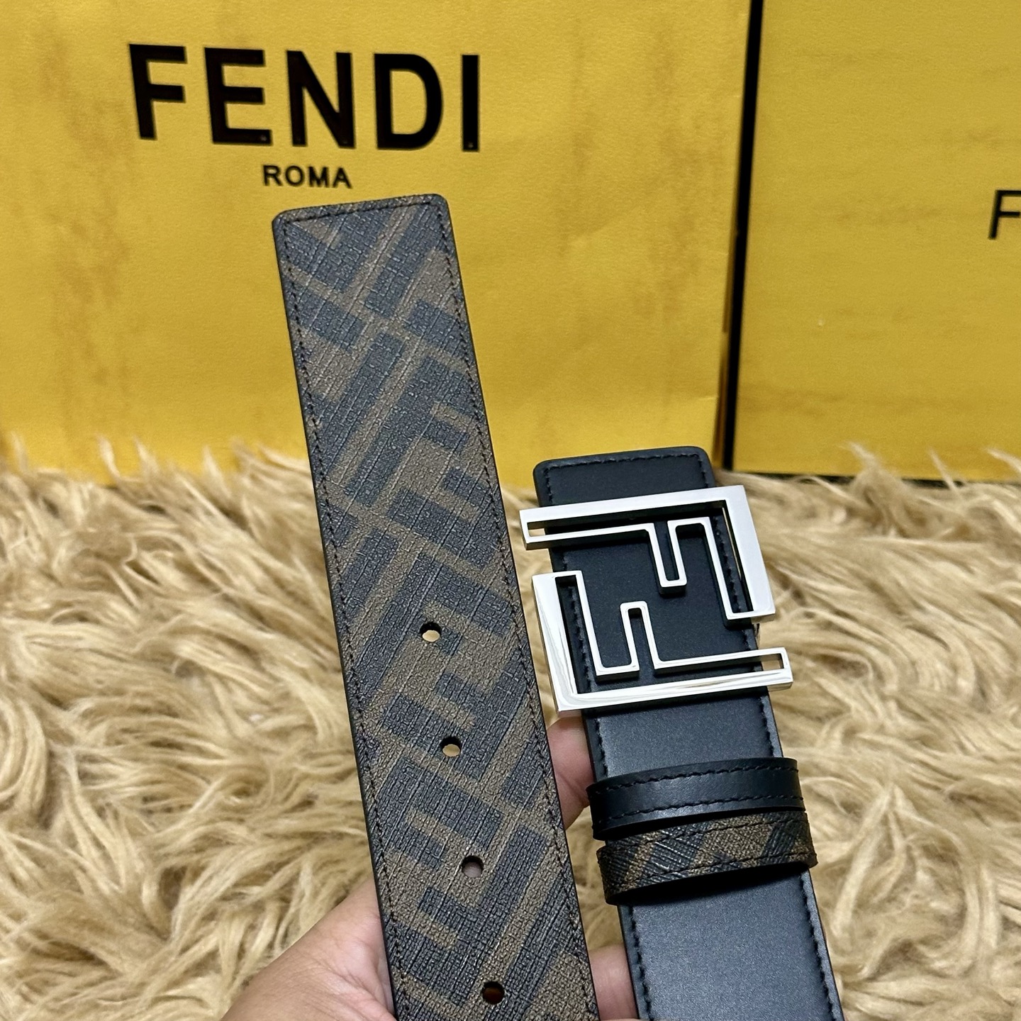 FENDI（芬迪）专柜同款 宽4.0CM 双环正反用腰带 FF按钉搭扣 黑色Cuoio Romano皮革