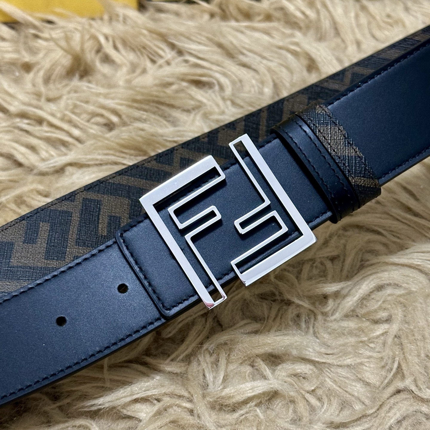 FENDI（芬迪）专柜同款 宽4.0CM 双环正反用腰带 FF按钉搭扣 黑色Cuoio Romano皮革