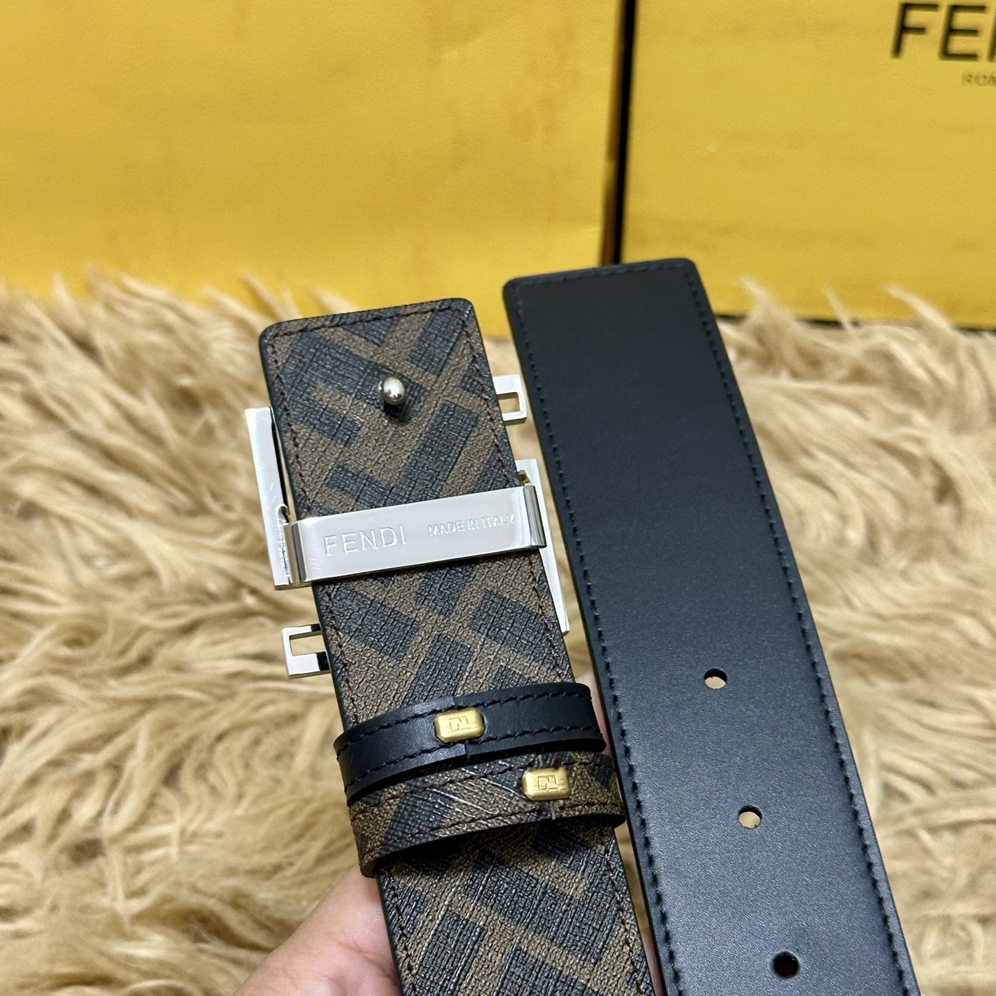 FENDI（芬迪）专柜同款 宽4.0CM 双环正反用腰带 FF按钉搭扣 黑色Cuoio Romano皮革