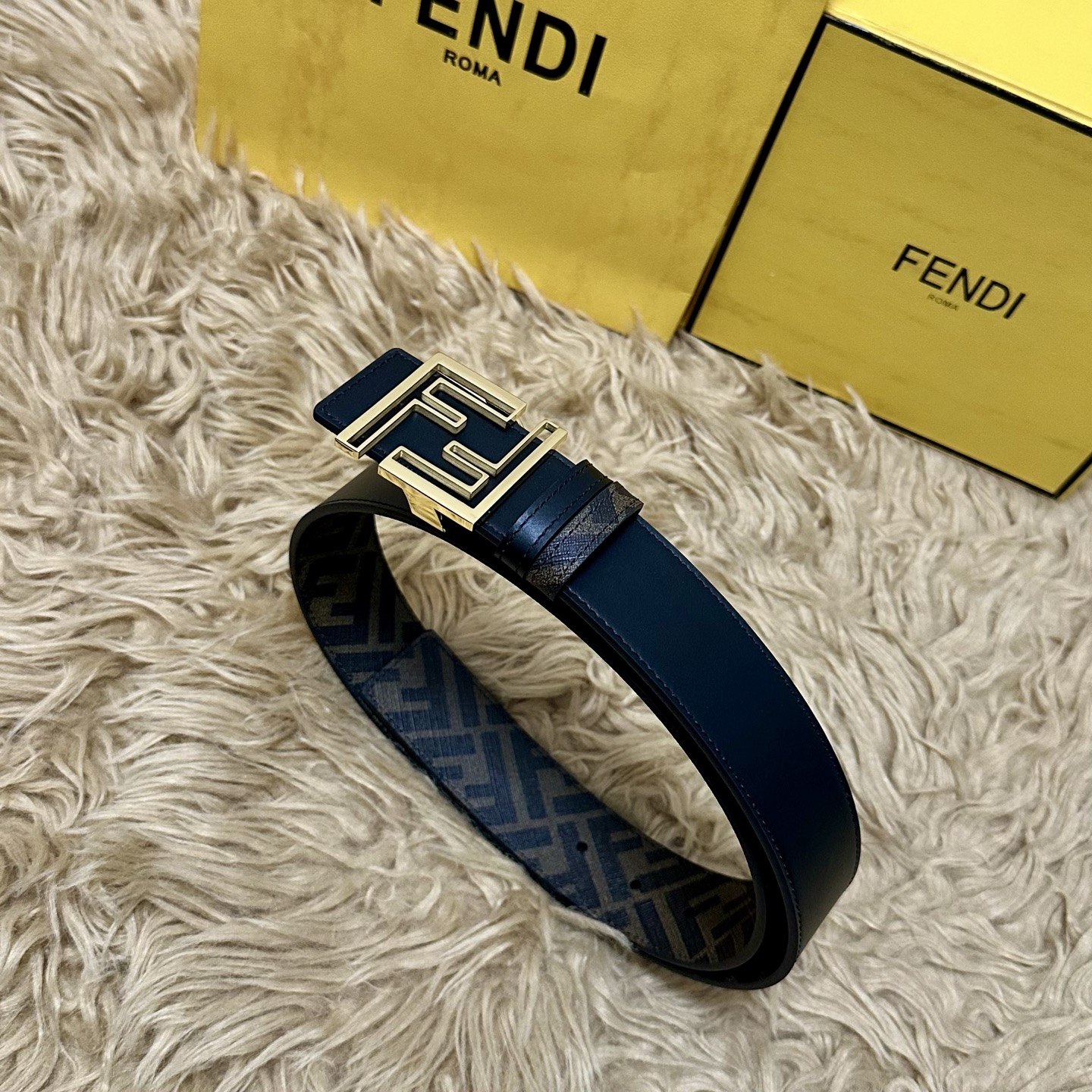 FENDI（芬迪）专柜同款 宽4.0CM 双环正反用腰带 FF按钉搭扣 黑色Cuoio Romano皮革