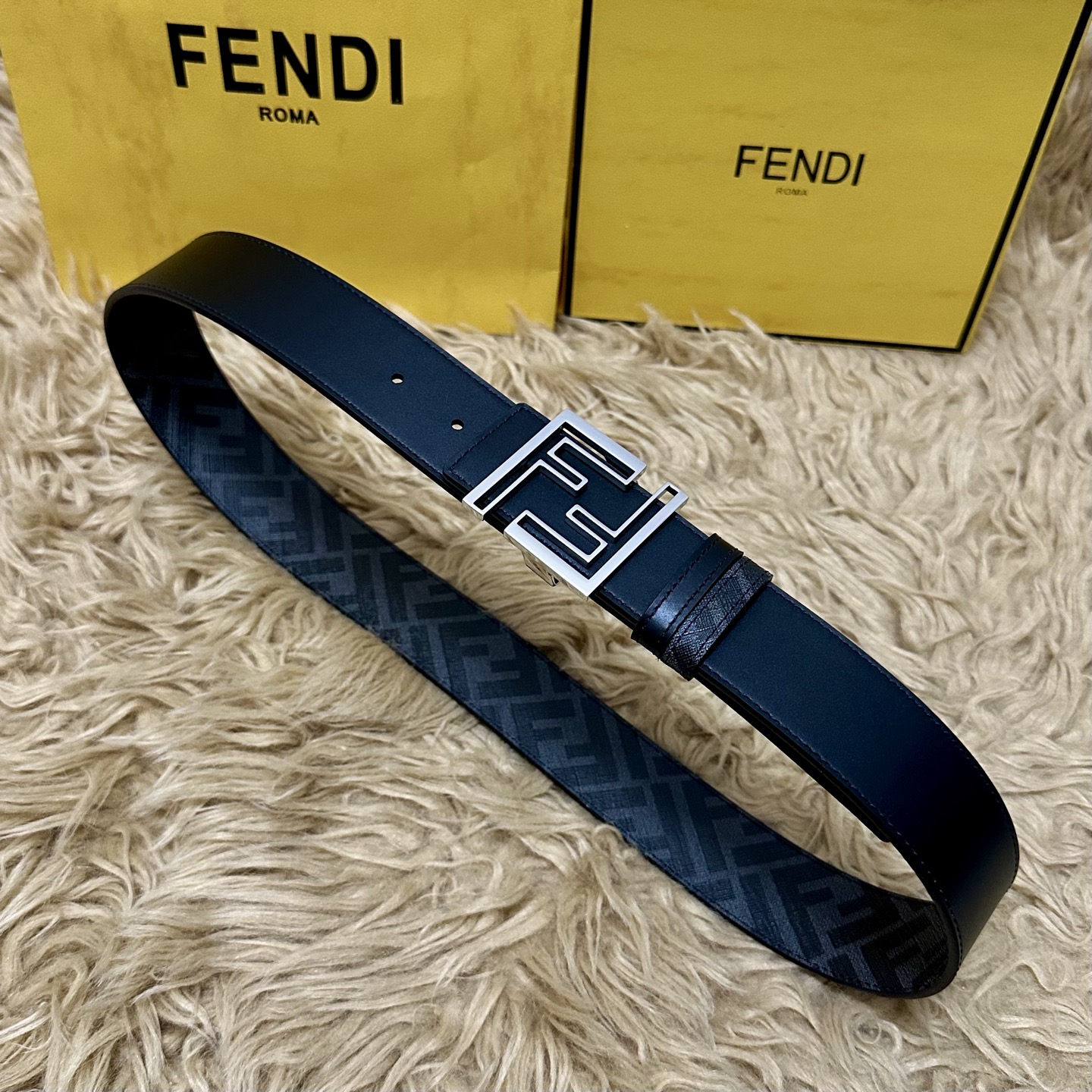 FENDI（芬迪）专柜同款 宽4.0CM 双环正反用腰带 FF按钉搭扣 黑色Cuoio Romano皮革